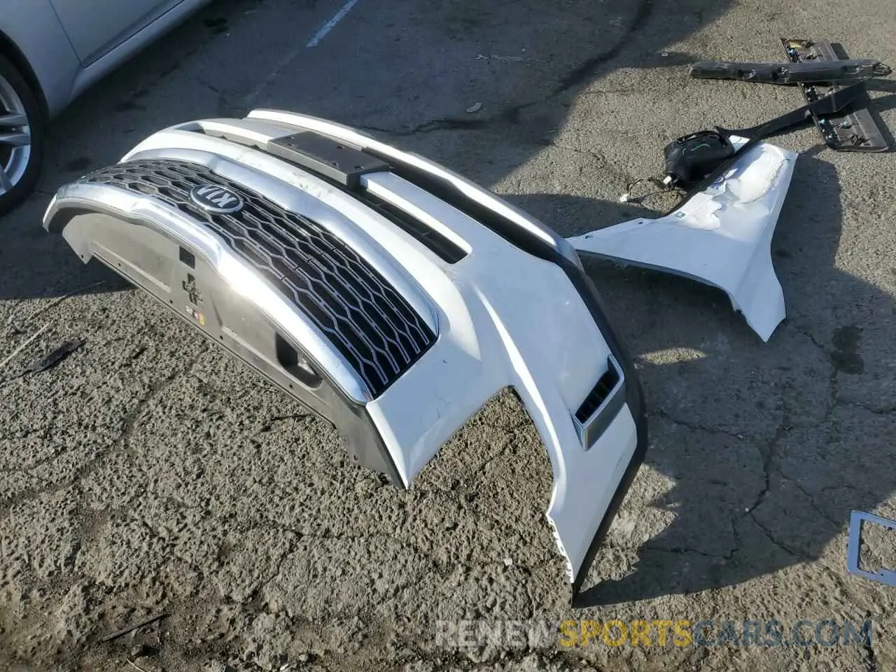 13 Photograph of a damaged car 5XYP6DHC5LG069669 KIA TELLURIDE 2020