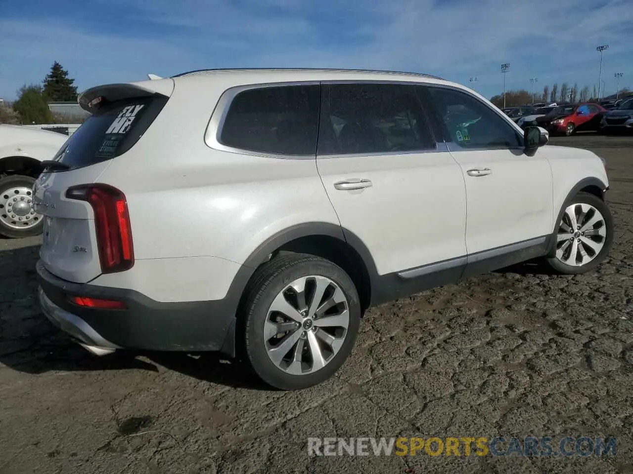 3 Photograph of a damaged car 5XYP6DHC5LG069669 KIA TELLURIDE 2020