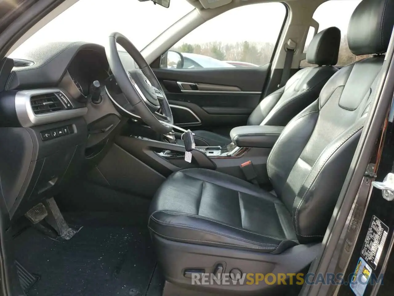 7 Photograph of a damaged car 5XYP6DHC6LG046546 KIA TELLURIDE 2020