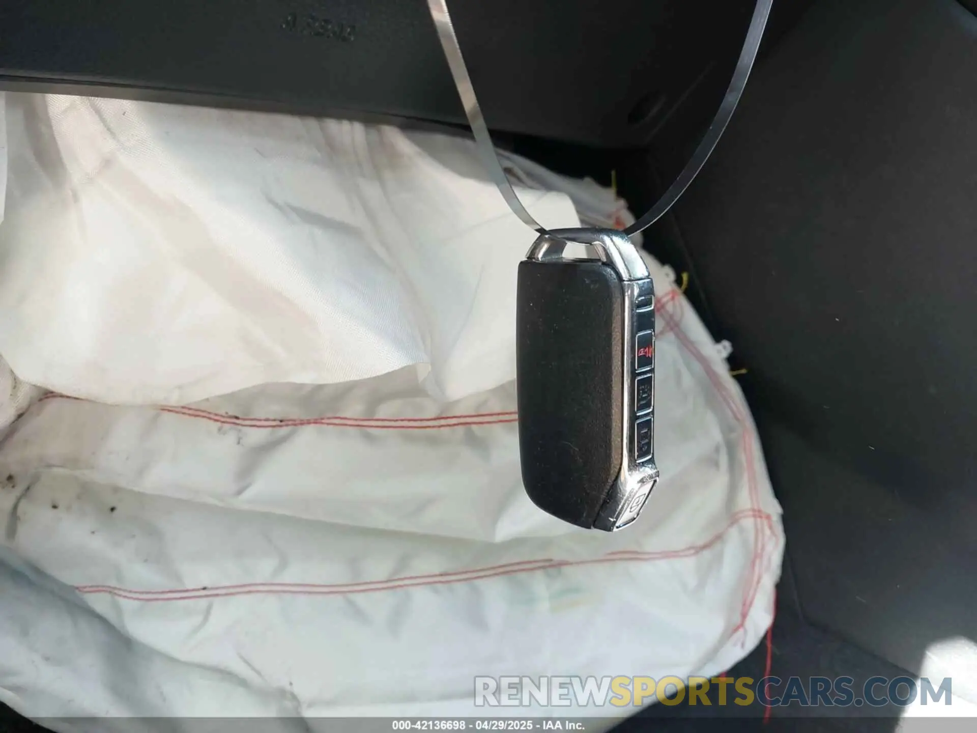 11 Photograph of a damaged car 5XYP6DHC7LG030744 KIA TELLURIDE 2020