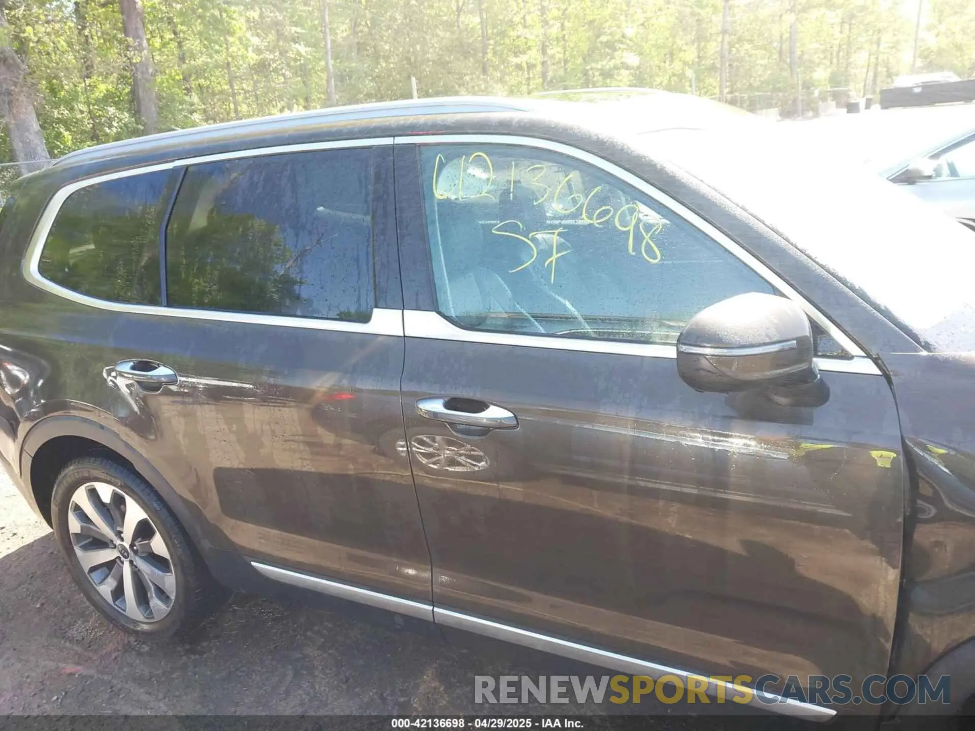 14 Photograph of a damaged car 5XYP6DHC7LG030744 KIA TELLURIDE 2020