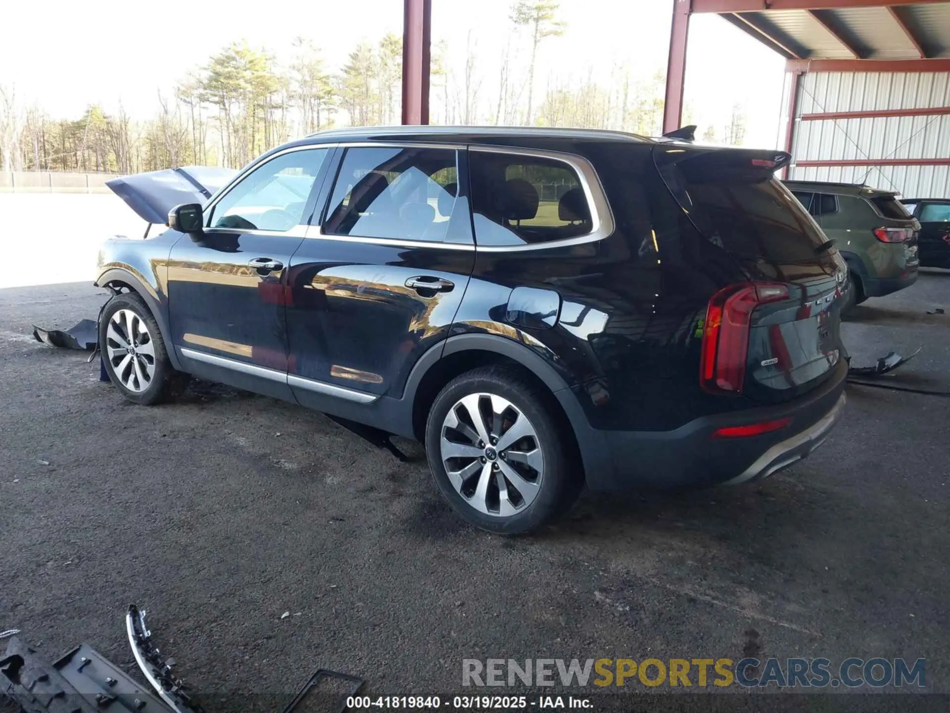 3 Photograph of a damaged car 5XYP6DHC7LG032171 KIA TELLURIDE 2020