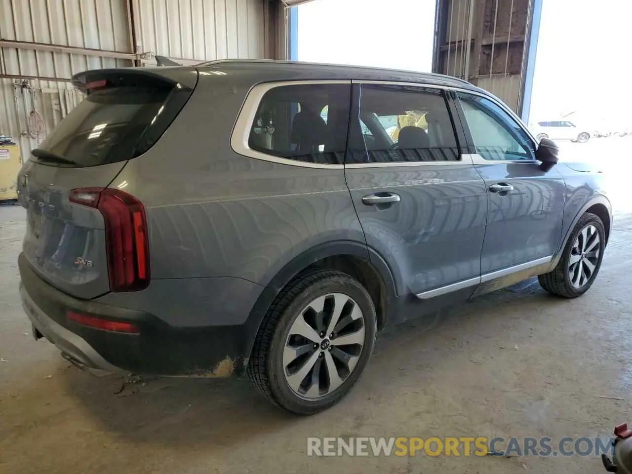 3 Photograph of a damaged car 5XYP6DHC7LG063159 KIA TELLURIDE 2020