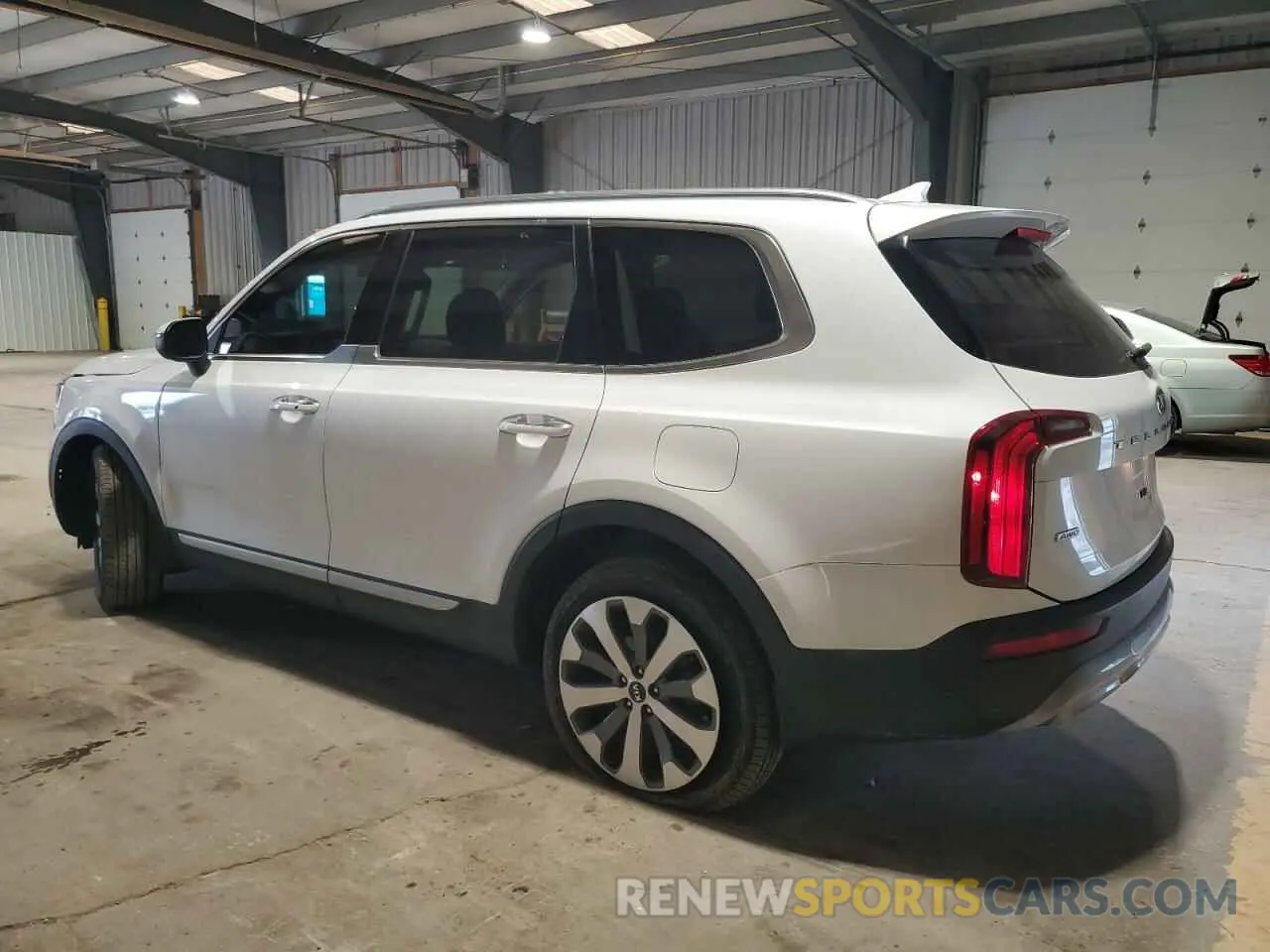 2 Photograph of a damaged car 5XYP6DHC7LG064389 KIA TELLURIDE 2020