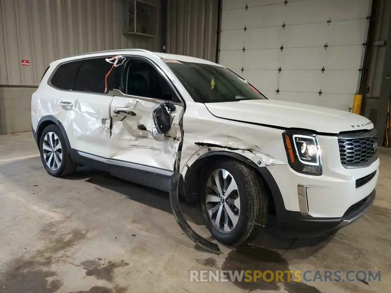 4 Photograph of a damaged car 5XYP6DHC7LG064389 KIA TELLURIDE 2020