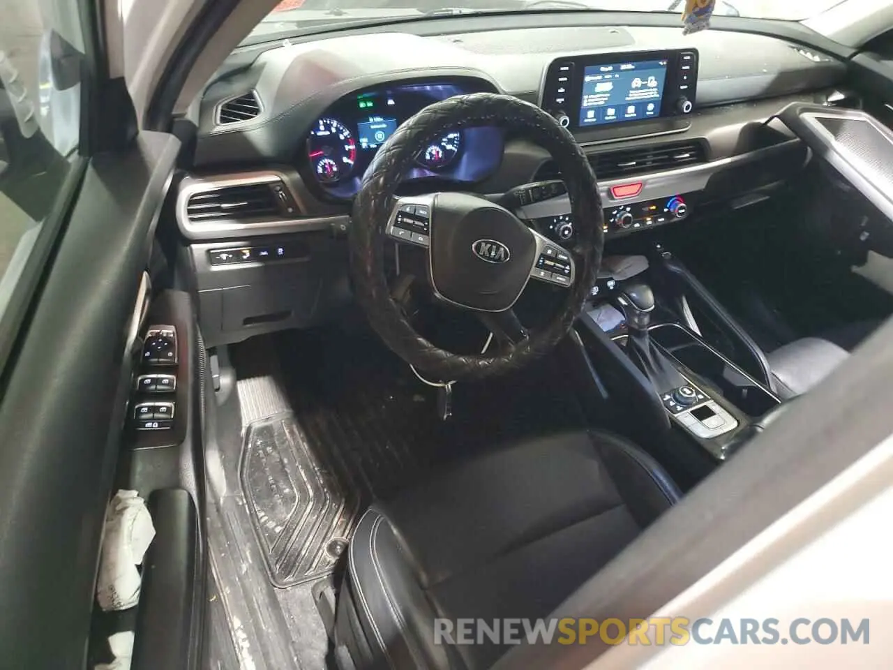 8 Photograph of a damaged car 5XYP6DHC7LG064389 KIA TELLURIDE 2020
