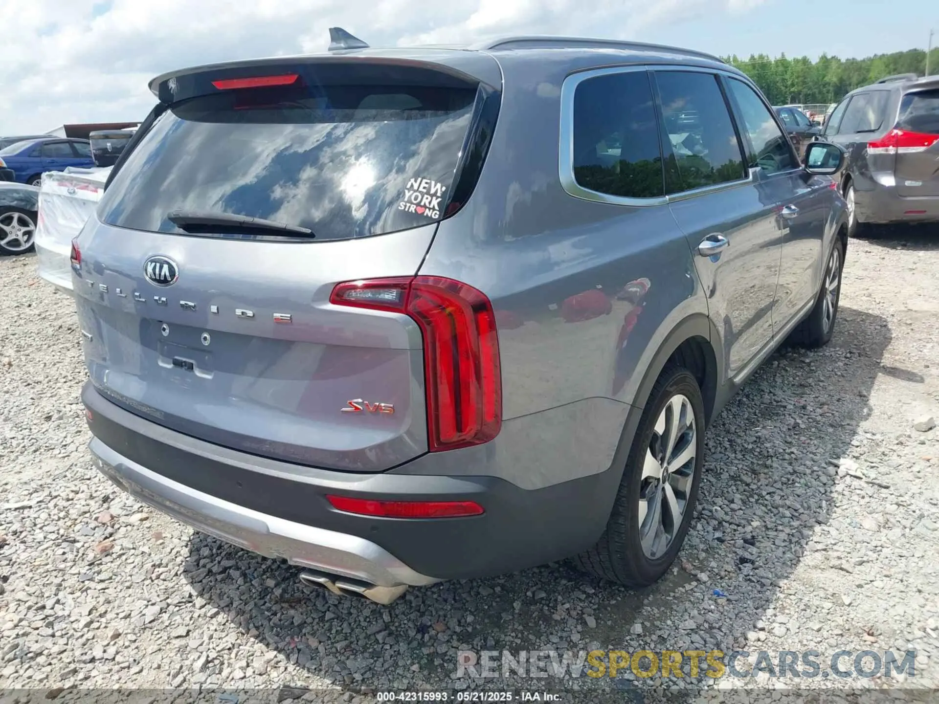 4 Photograph of a damaged car 5XYP6DHC8LG023365 KIA TELLURIDE 2020