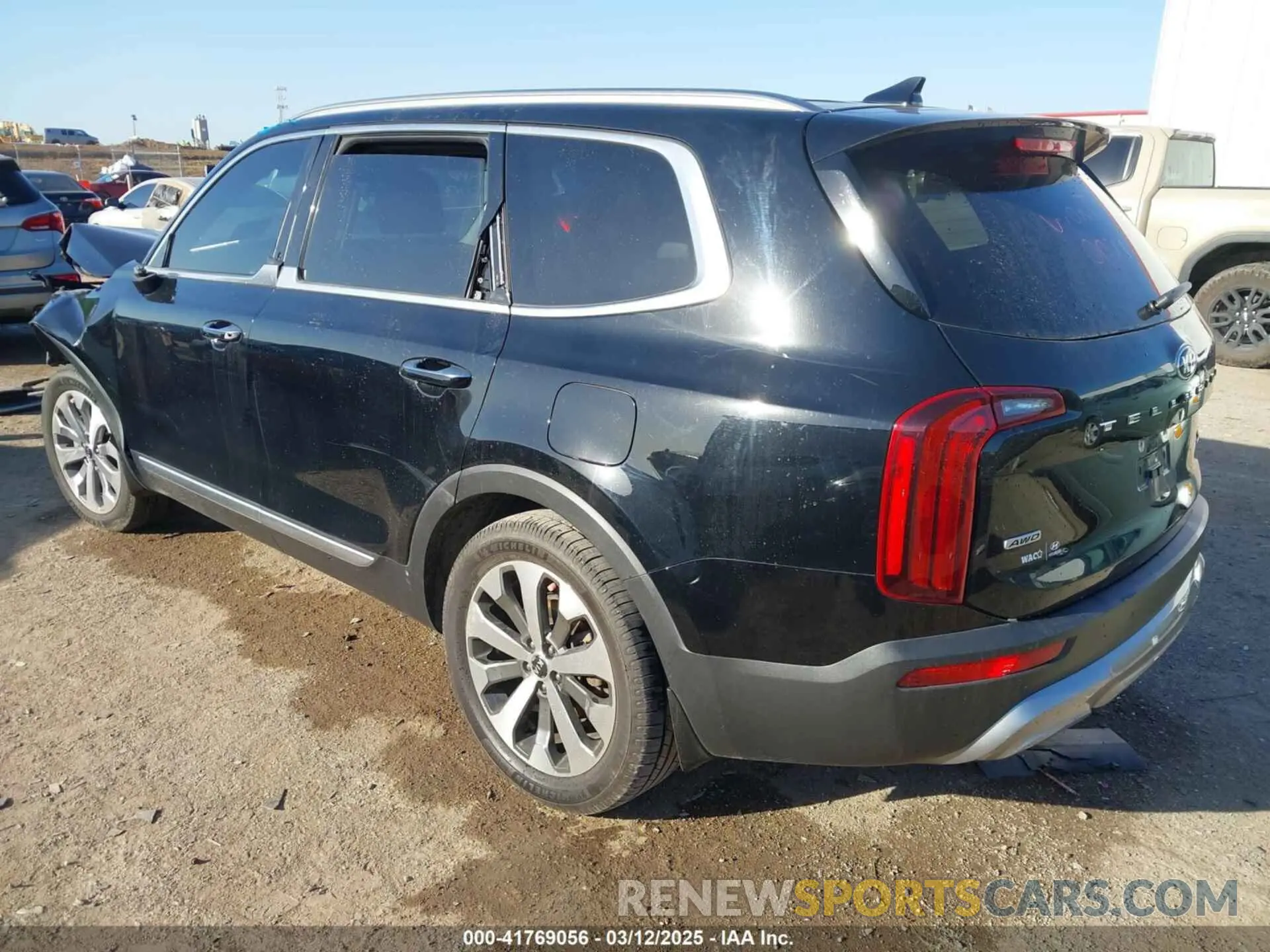 3 Photograph of a damaged car 5XYP6DHC8LG050601 KIA TELLURIDE 2020