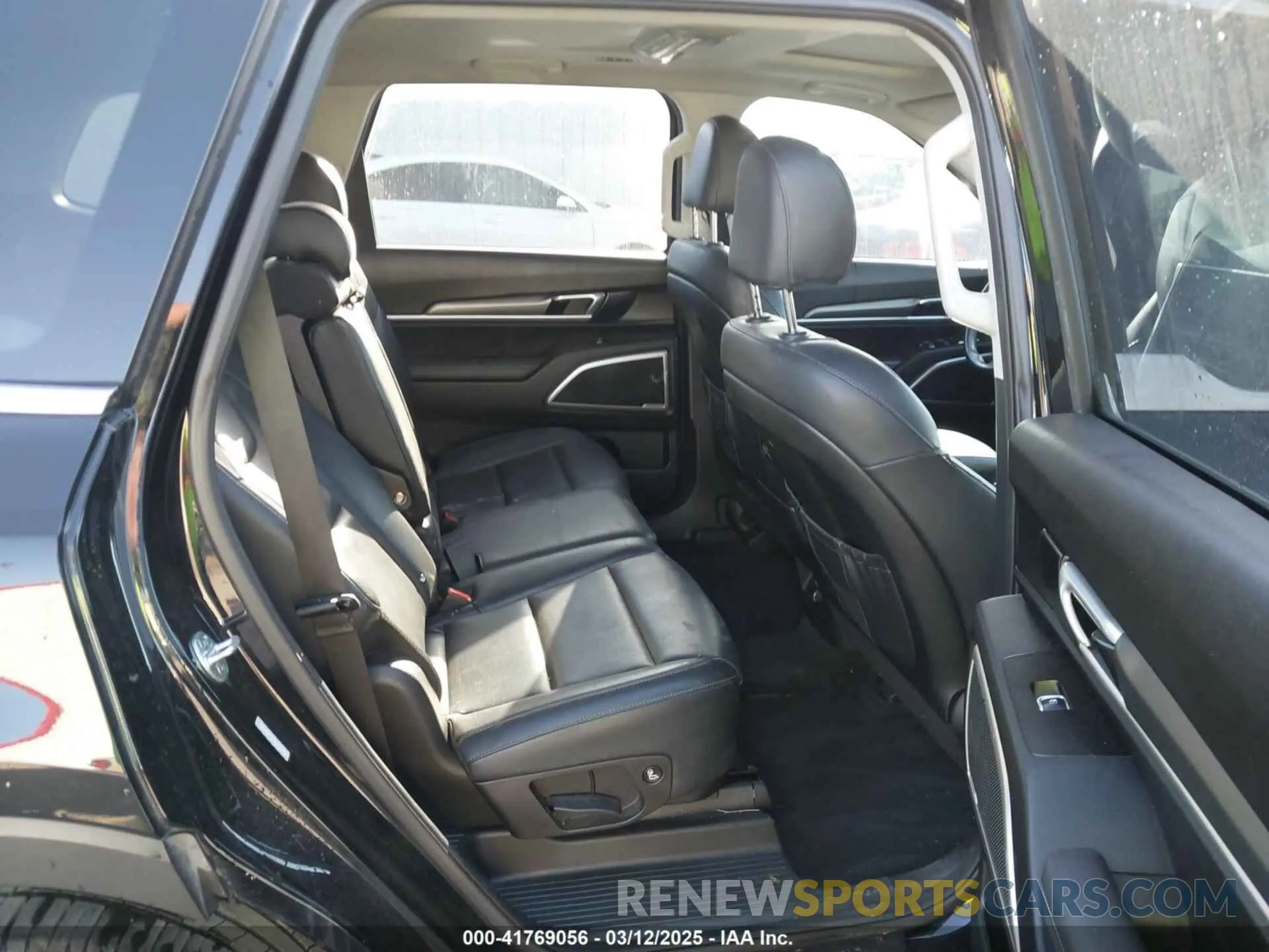 8 Photograph of a damaged car 5XYP6DHC8LG050601 KIA TELLURIDE 2020