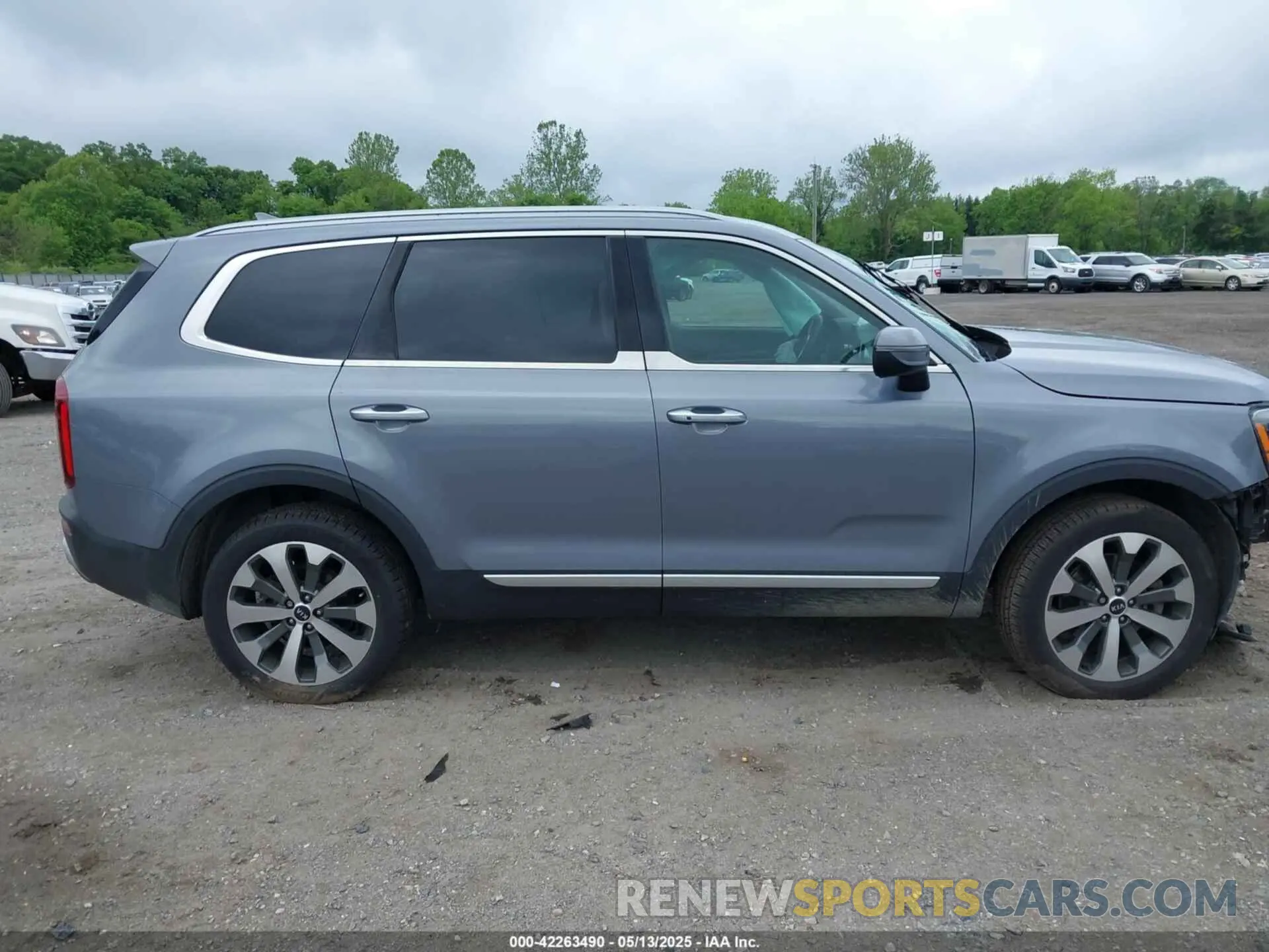 13 Photograph of a damaged car 5XYP6DHC9LG038912 KIA TELLURIDE 2020