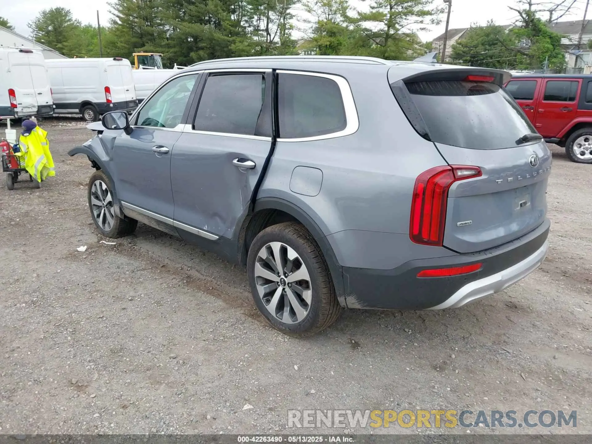 3 Photograph of a damaged car 5XYP6DHC9LG038912 KIA TELLURIDE 2020