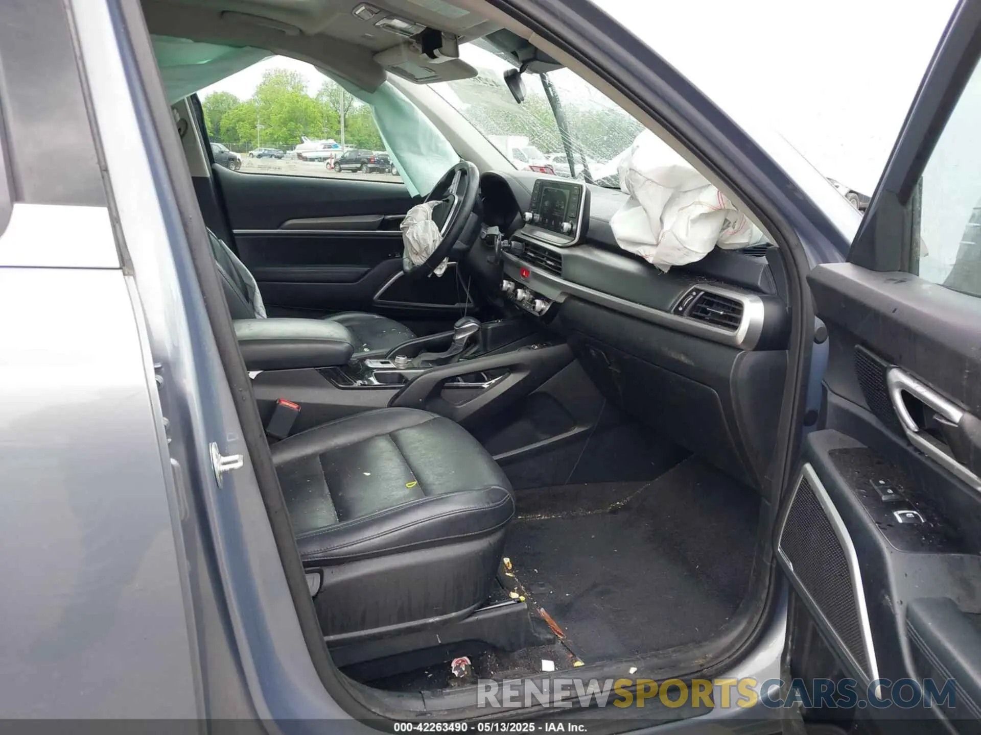 5 Photograph of a damaged car 5XYP6DHC9LG038912 KIA TELLURIDE 2020