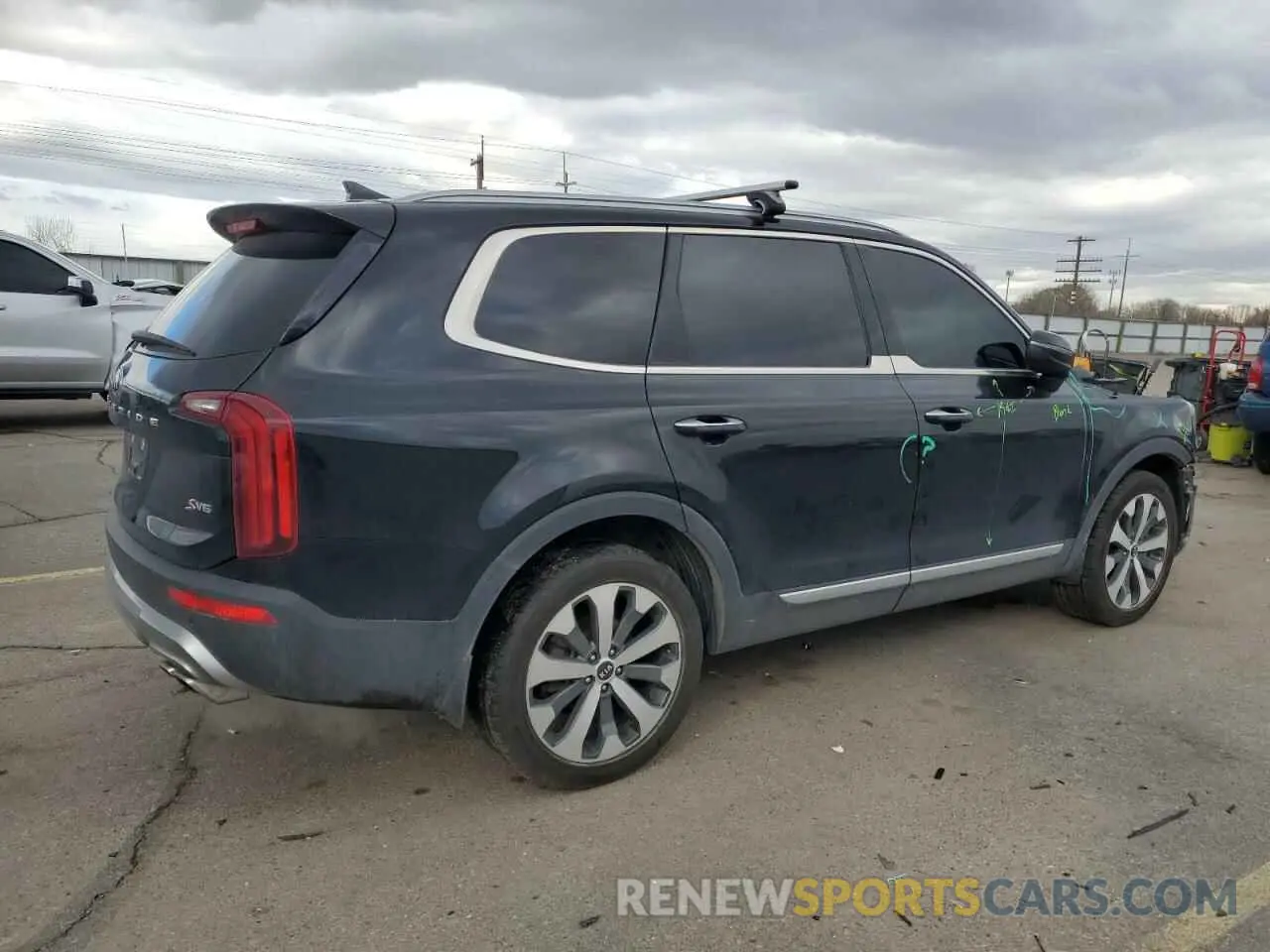 3 Photograph of a damaged car 5XYP6DHC9LG083736 KIA TELLURIDE 2020