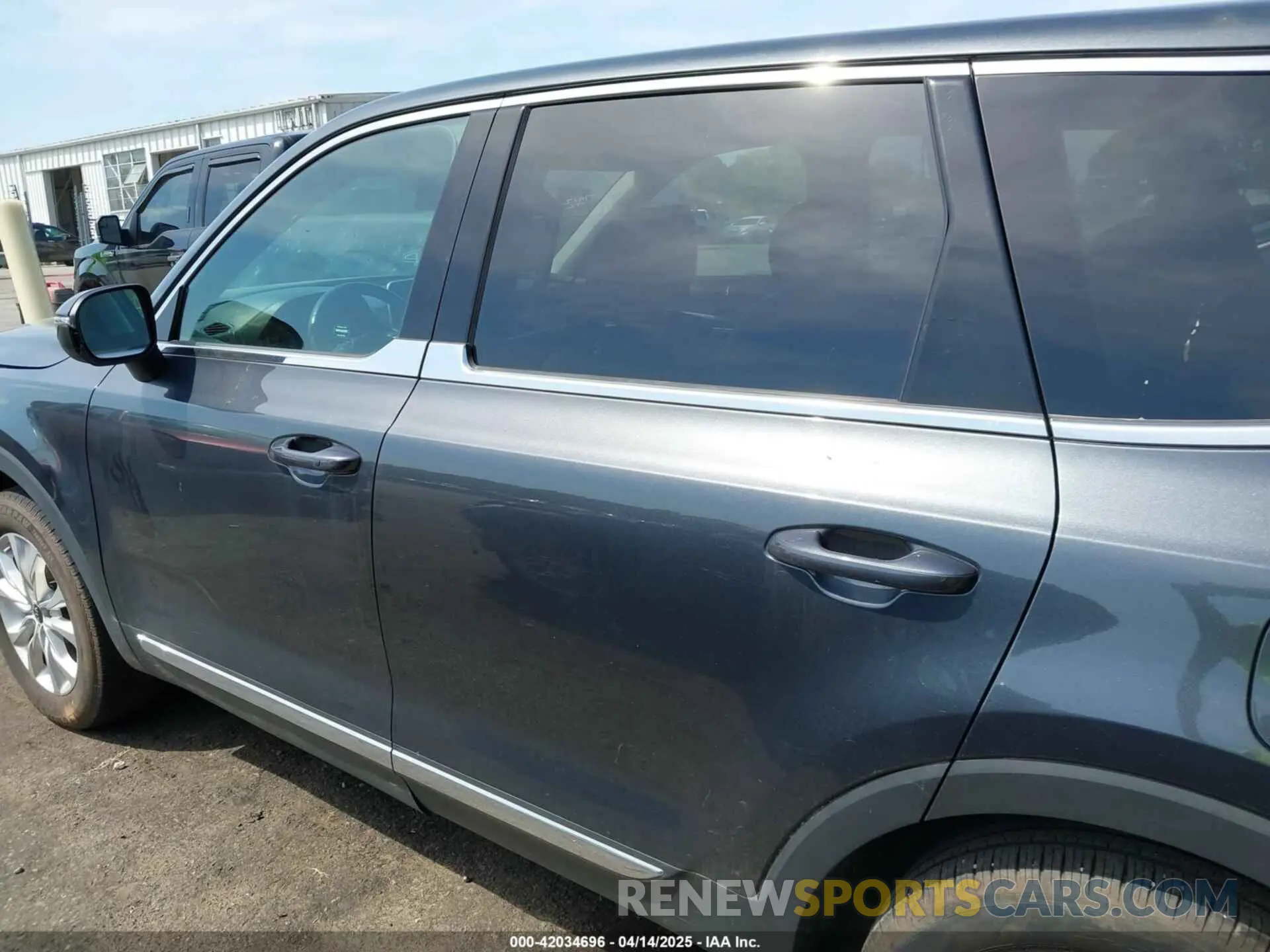 14 Photograph of a damaged car 5XYP24HC5MG165458 KIA TELLURIDE 2021