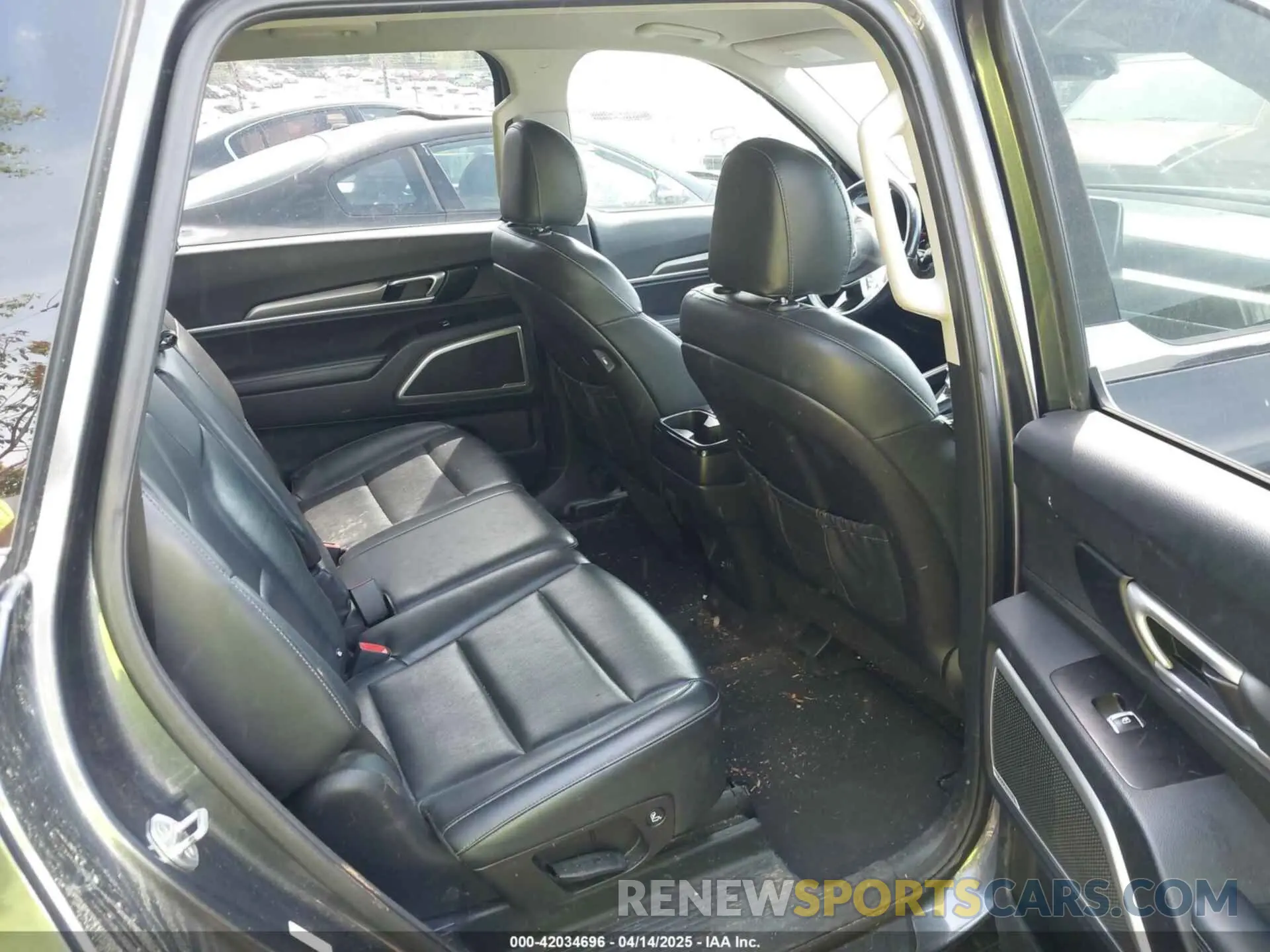 8 Photograph of a damaged car 5XYP24HC5MG165458 KIA TELLURIDE 2021