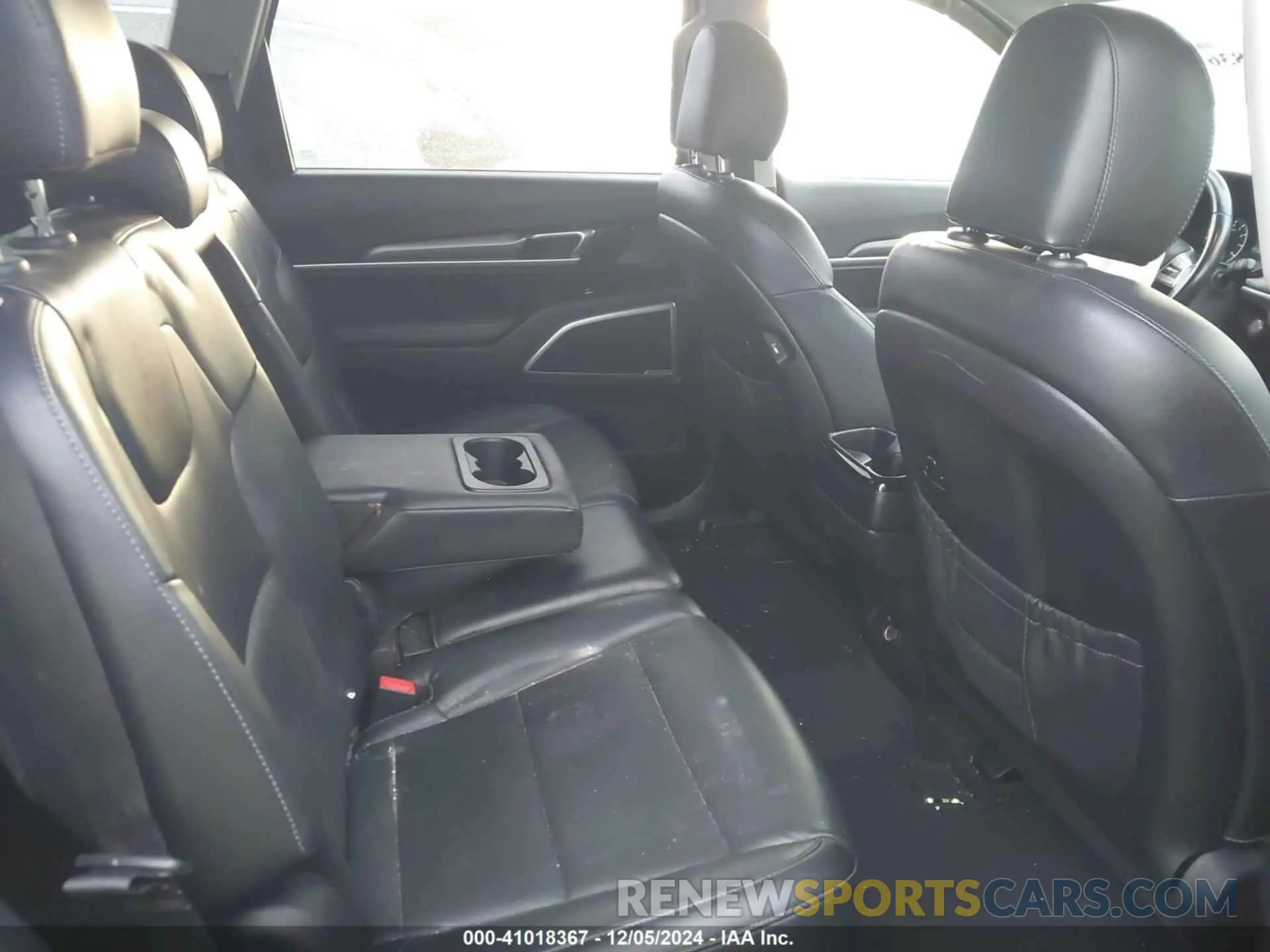 8 Photograph of a damaged car 5XYP24HCXMG130799 KIA TELLURIDE 2021