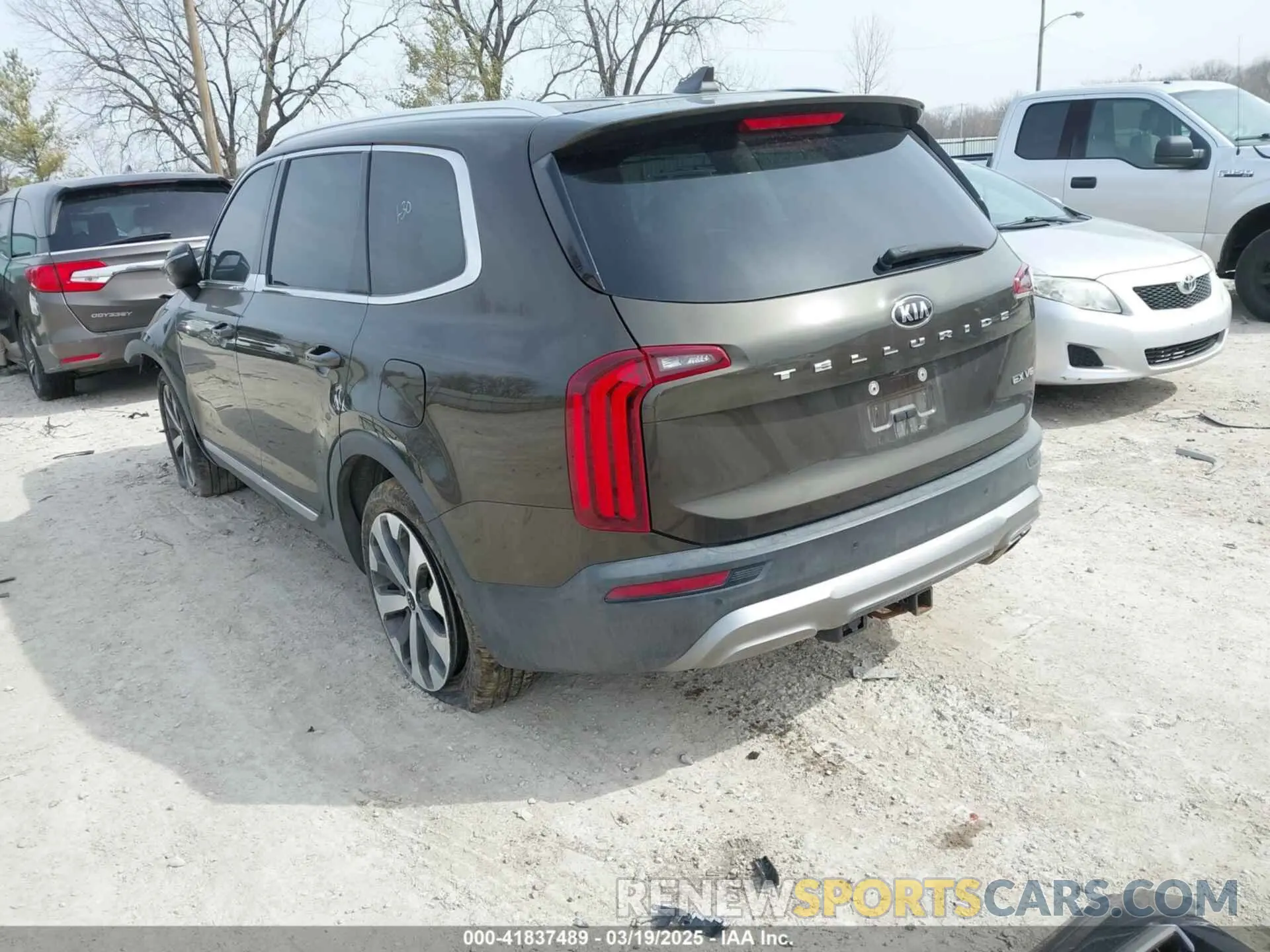 3 Photograph of a damaged car 5XYP34HC0MG162318 KIA TELLURIDE 2021