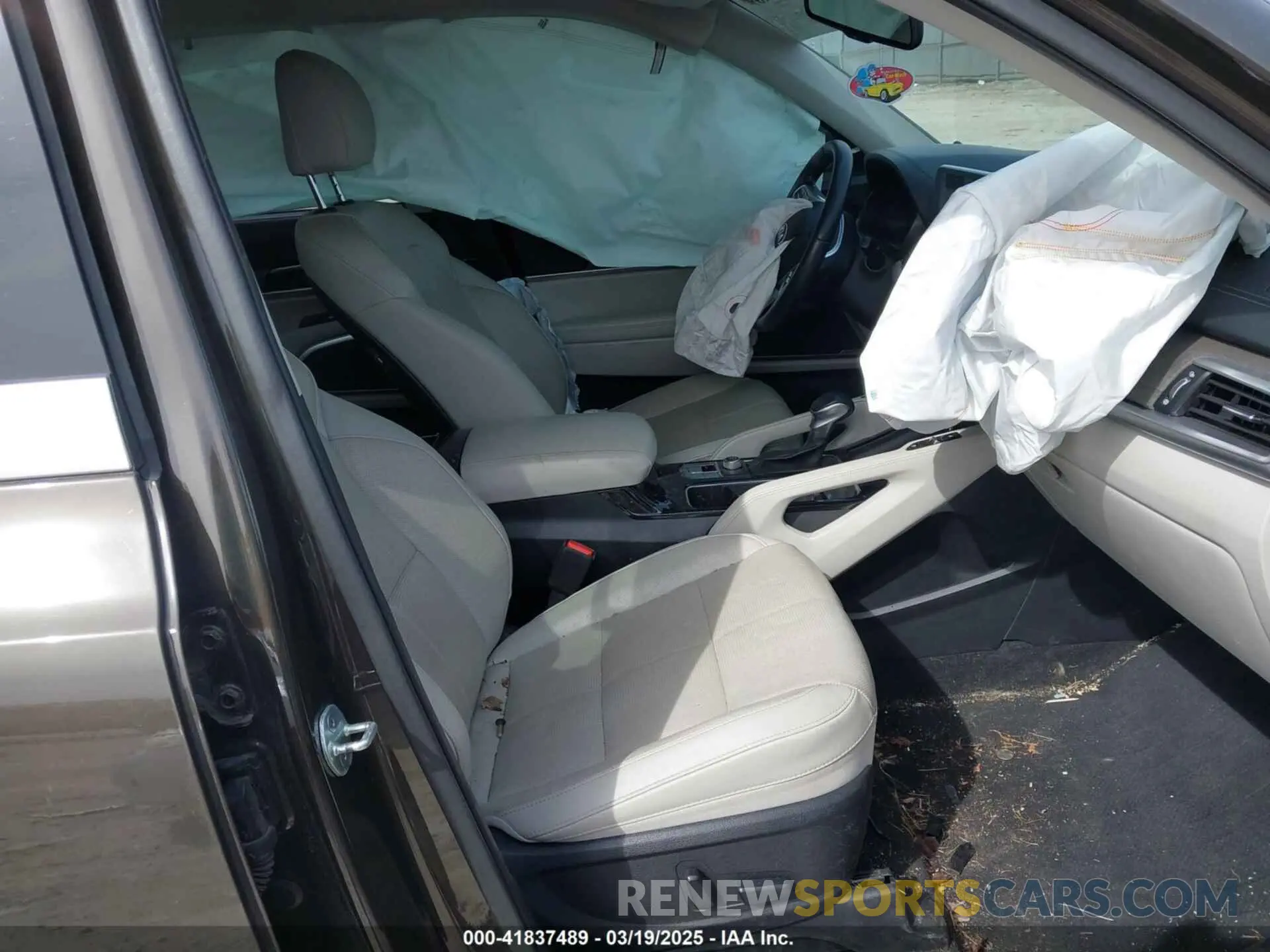 5 Photograph of a damaged car 5XYP34HC0MG162318 KIA TELLURIDE 2021