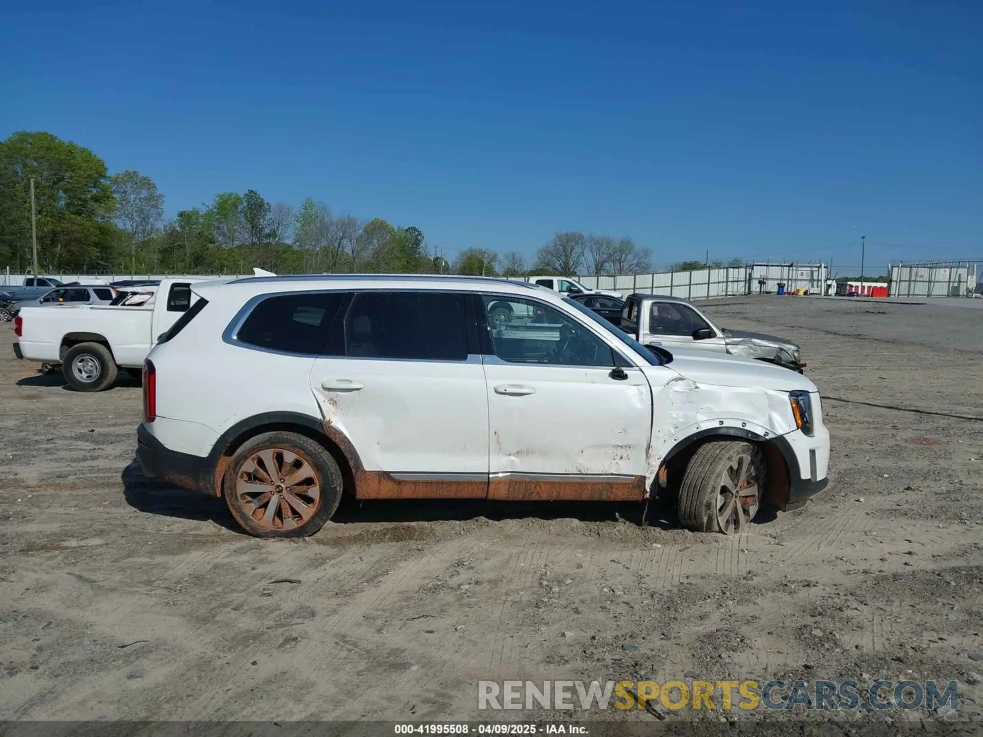 13 Photograph of a damaged car 5XYP34HC2MG112293 KIA TELLURIDE 2021