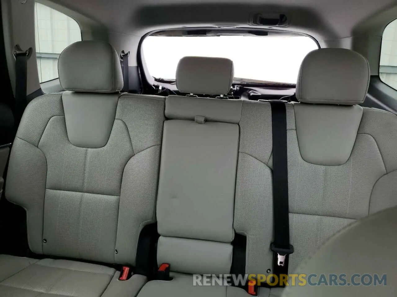 10 Photograph of a damaged car 5XYP34HC2MG121835 KIA TELLURIDE 2021