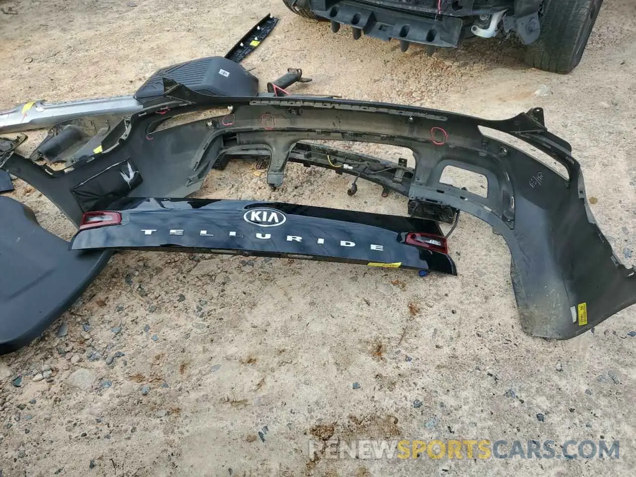 15 Photograph of a damaged car 5XYP34HC6MG124866 KIA TELLURIDE 2021
