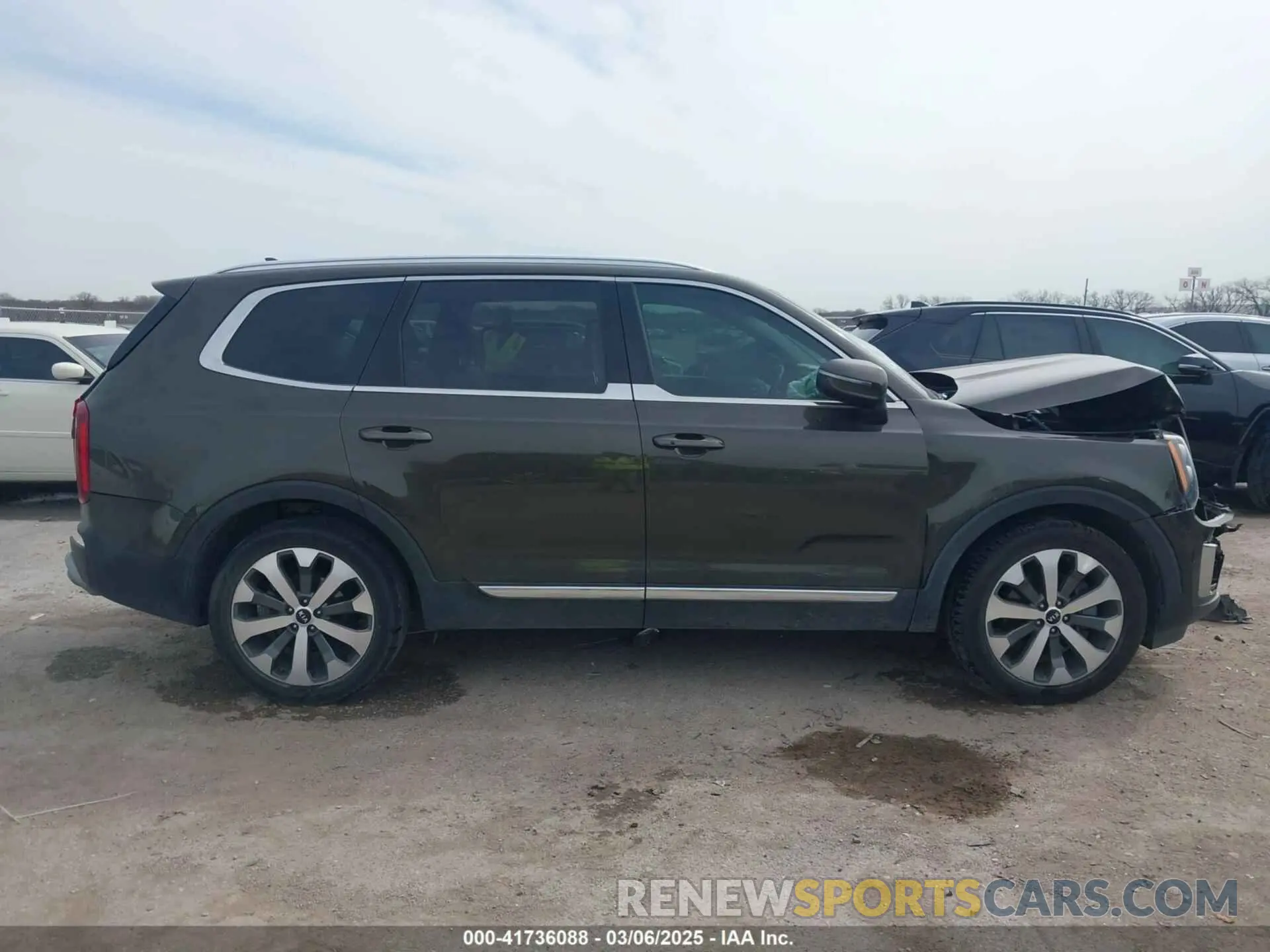 13 Photograph of a damaged car 5XYP34HC7MG145841 KIA TELLURIDE 2021