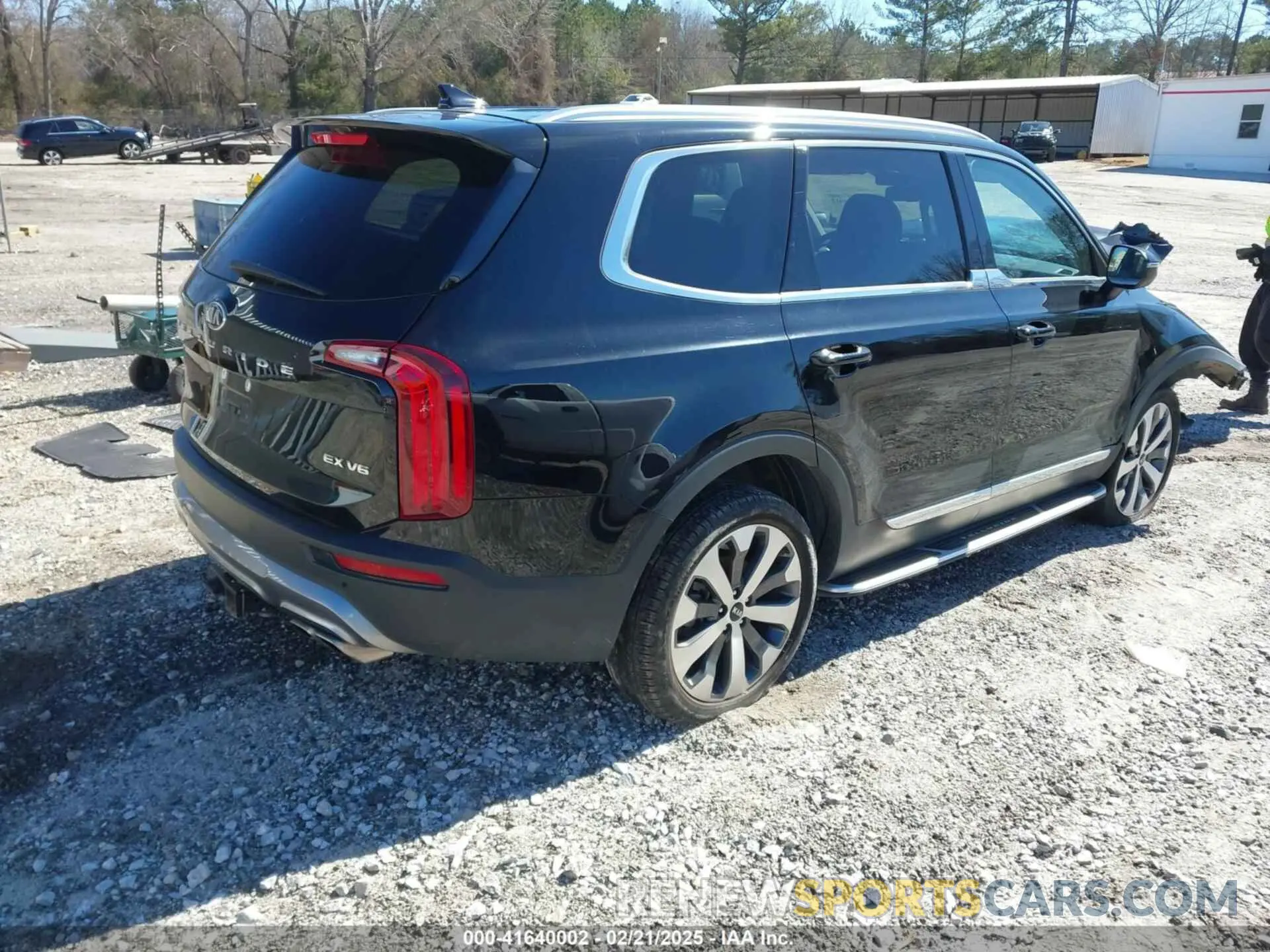 4 Photograph of a damaged car 5XYP34HC7MG170724 KIA TELLURIDE 2021