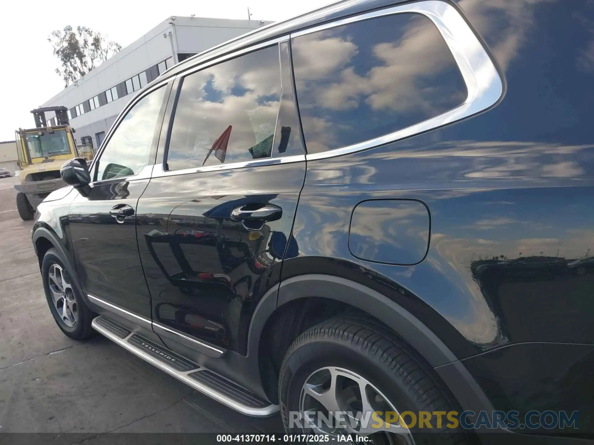 13 Photograph of a damaged car 5XYP34HC7MG184185 KIA TELLURIDE 2021