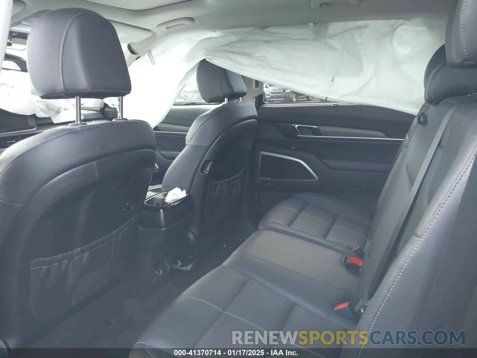 8 Photograph of a damaged car 5XYP34HC7MG184185 KIA TELLURIDE 2021
