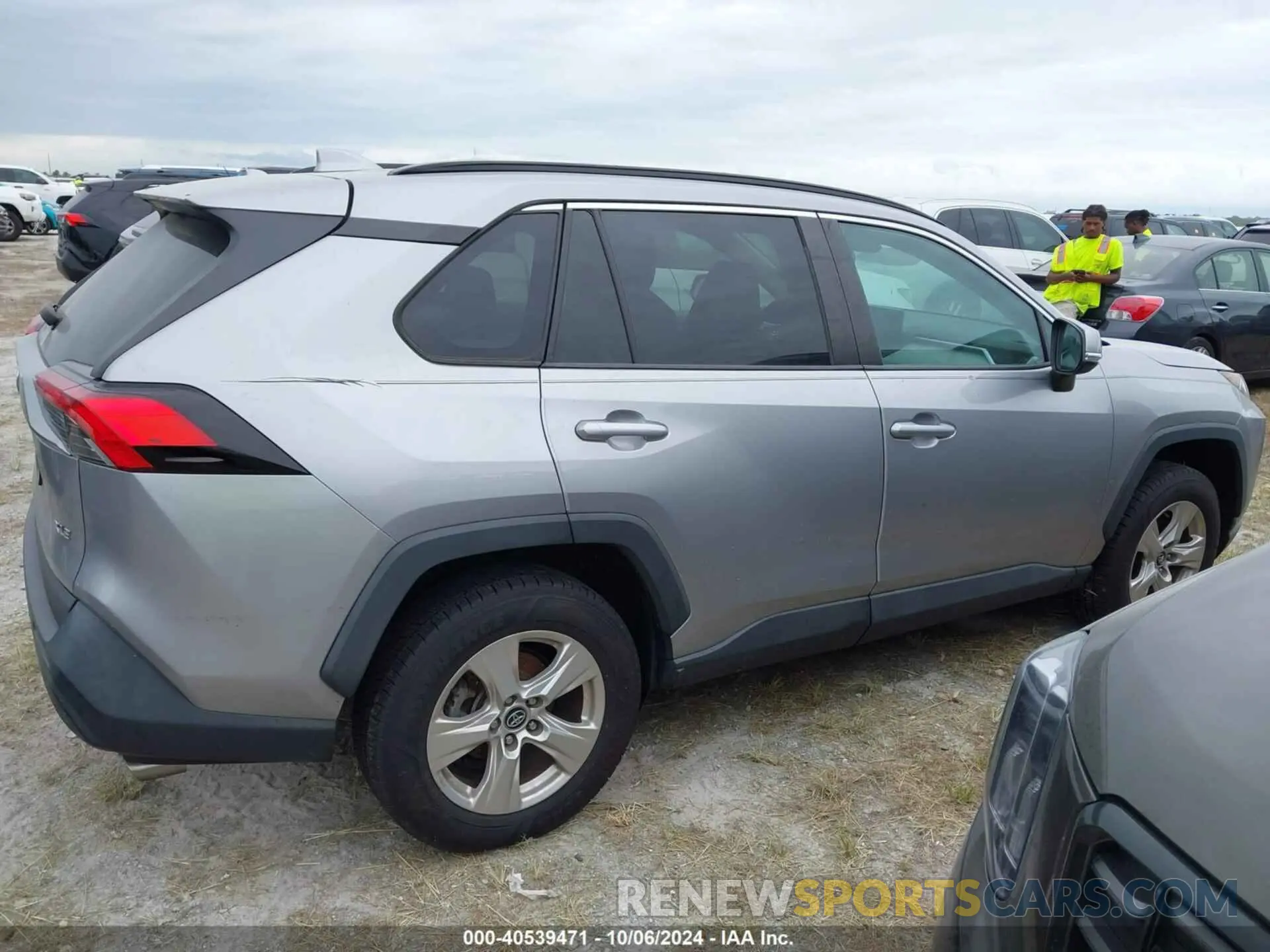 4 Photograph of a damaged car 5XYP34HC8MG112833 KIA TELLURIDE 2021