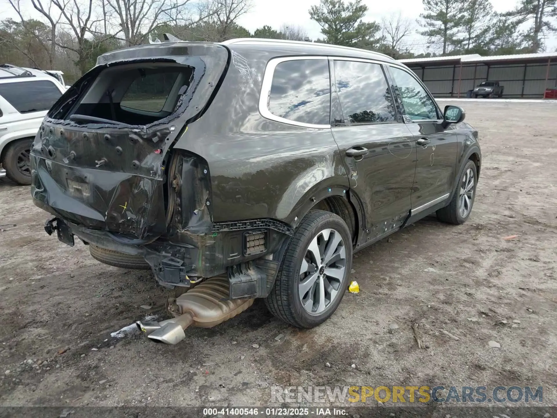 4 Photograph of a damaged car 5XYP34HC9MG154170 KIA TELLURIDE 2021
