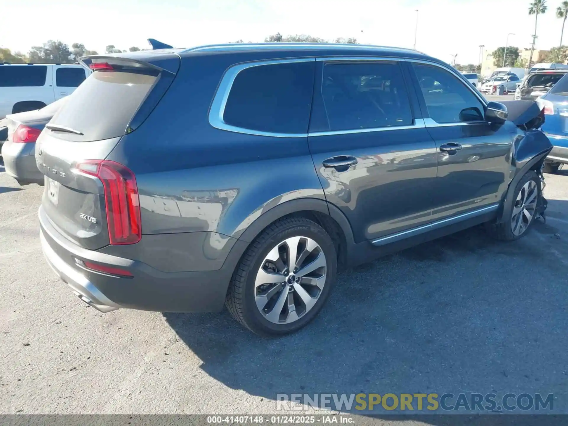 4 Photograph of a damaged car 5XYP34HC9MG156033 KIA TELLURIDE 2021