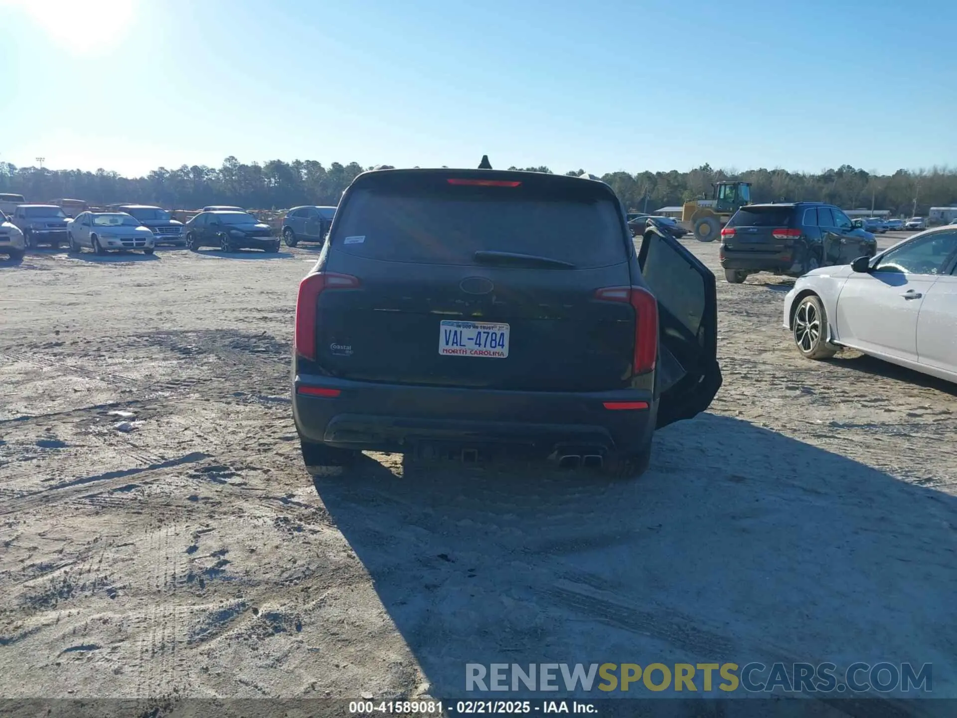 16 Photograph of a damaged car 5XYP3DHC0MG180396 KIA TELLURIDE 2021