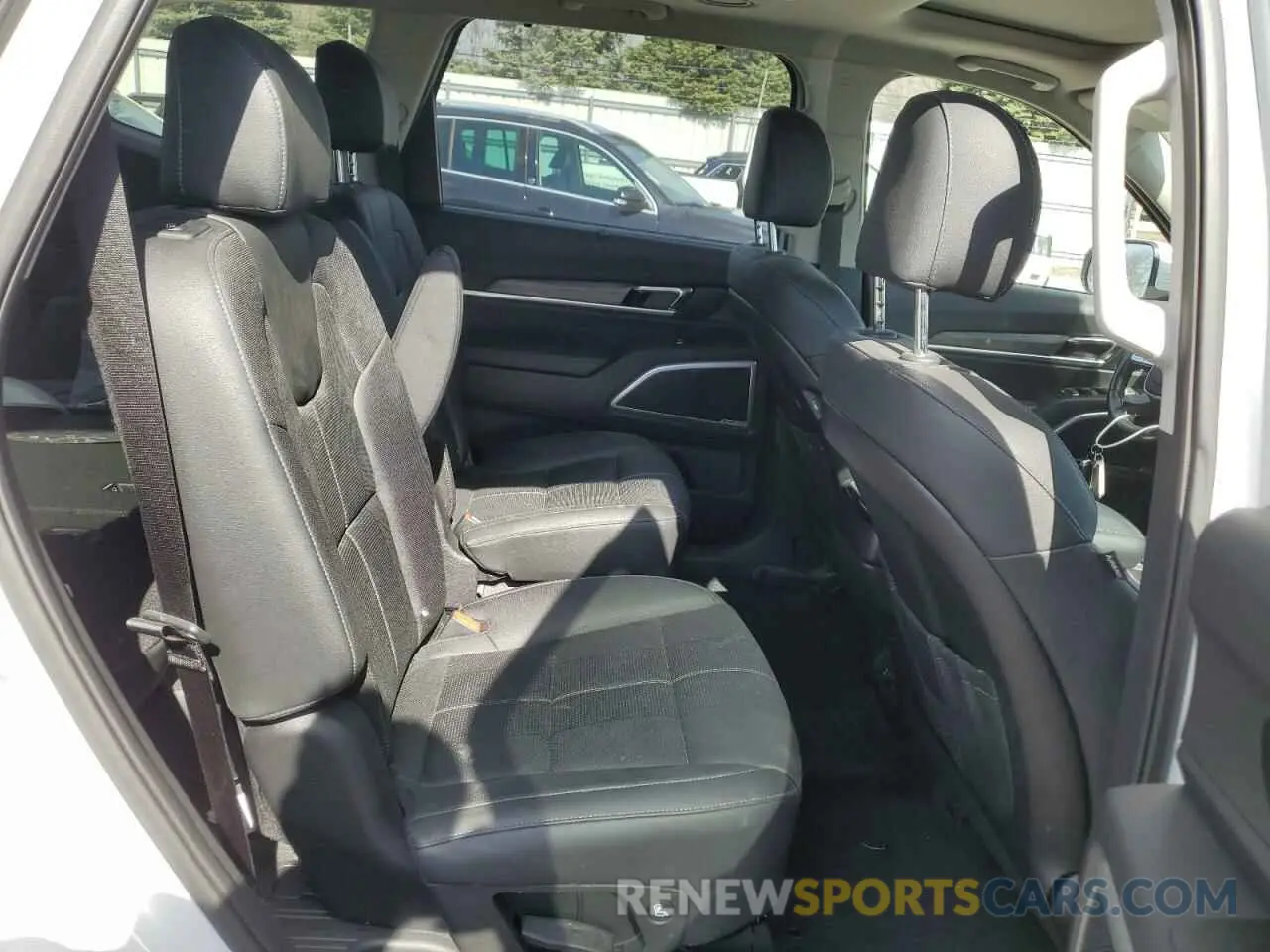 11 Photograph of a damaged car 5XYP3DHC8MG118700 KIA TELLURIDE 2021