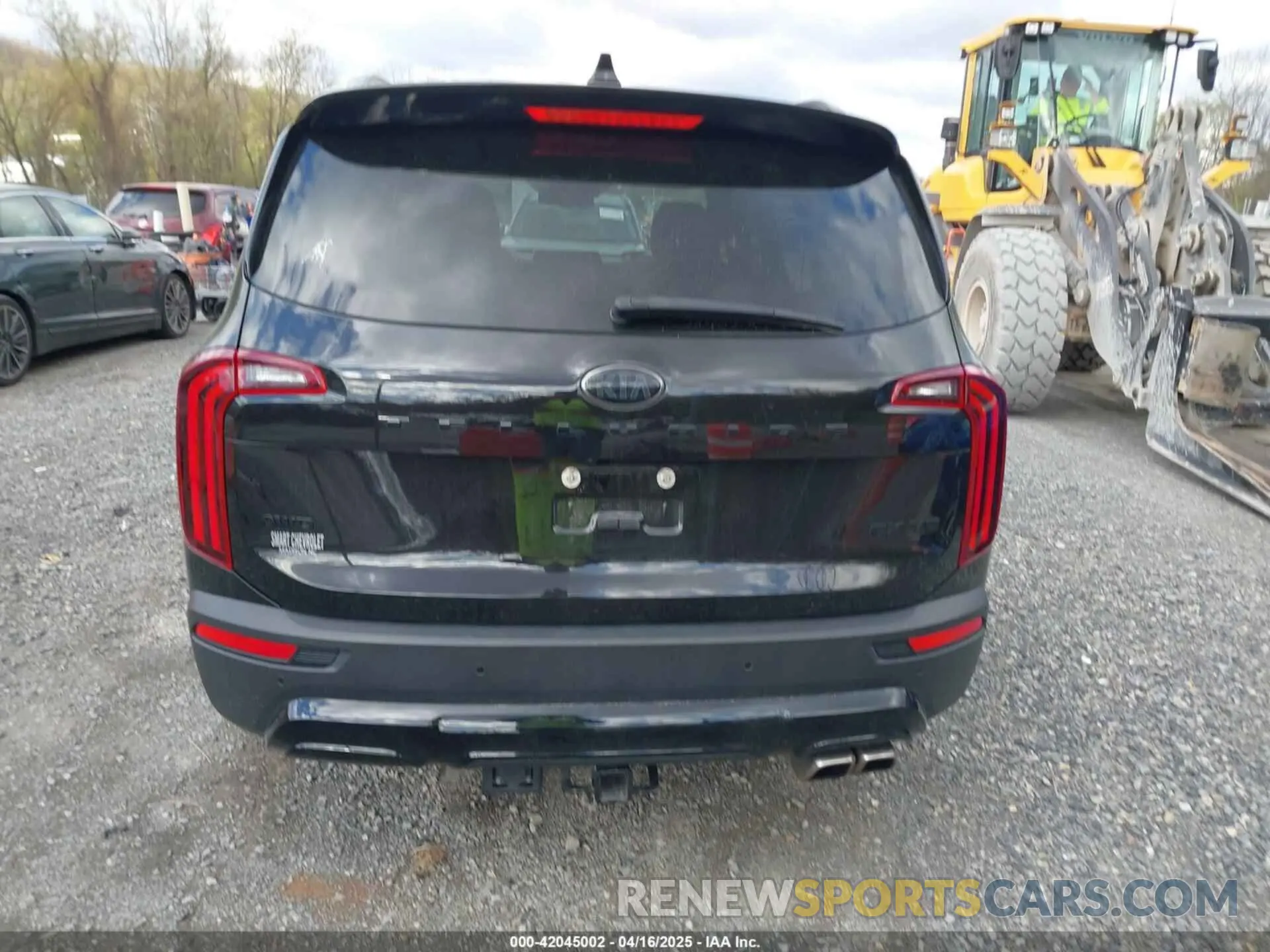 16 Photograph of a damaged car 5XYP3DHC9MG182549 KIA TELLURIDE 2021