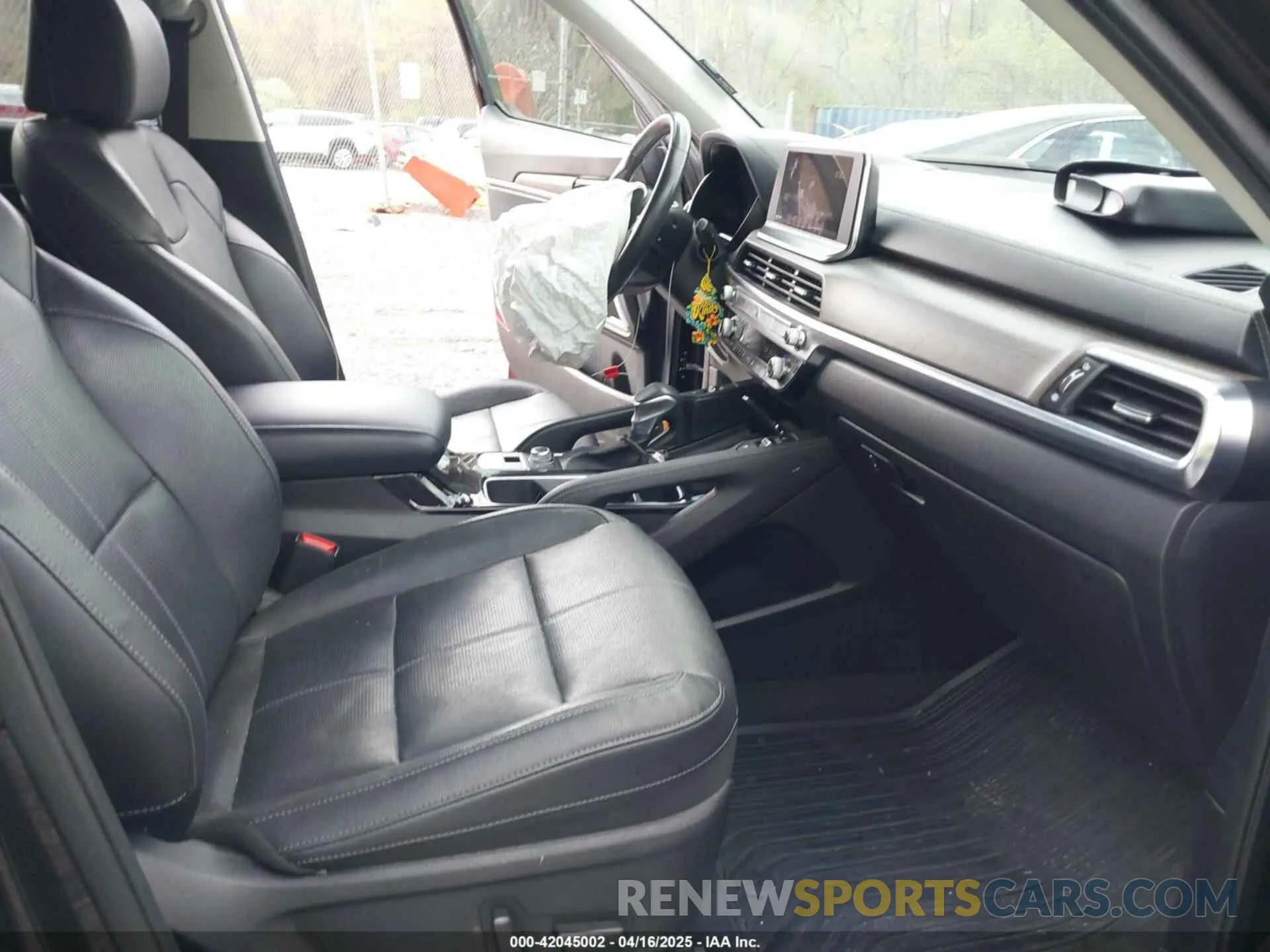 5 Photograph of a damaged car 5XYP3DHC9MG182549 KIA TELLURIDE 2021
