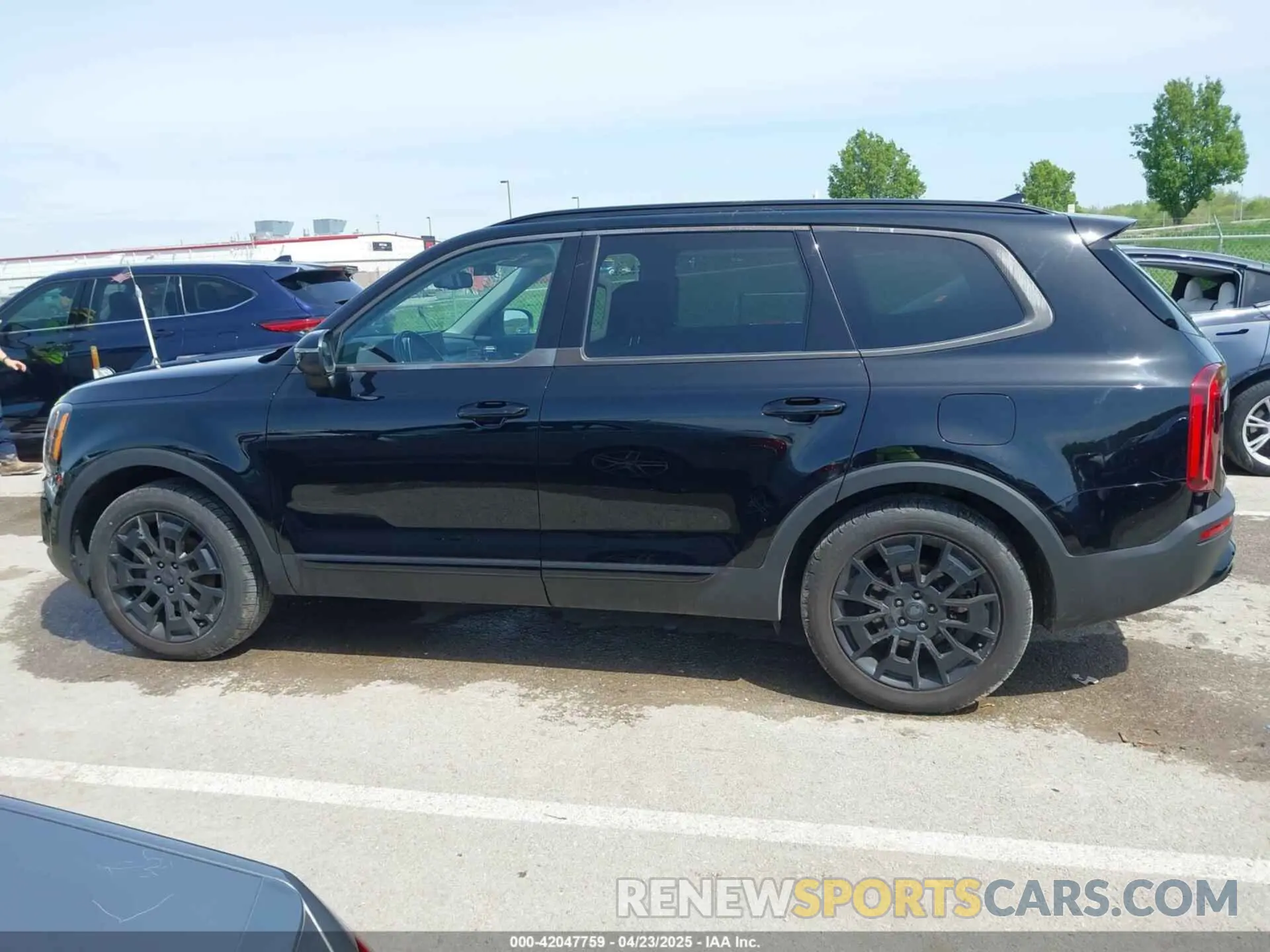 14 Photograph of a damaged car 5XYP3DHC9MG192207 KIA TELLURIDE 2021