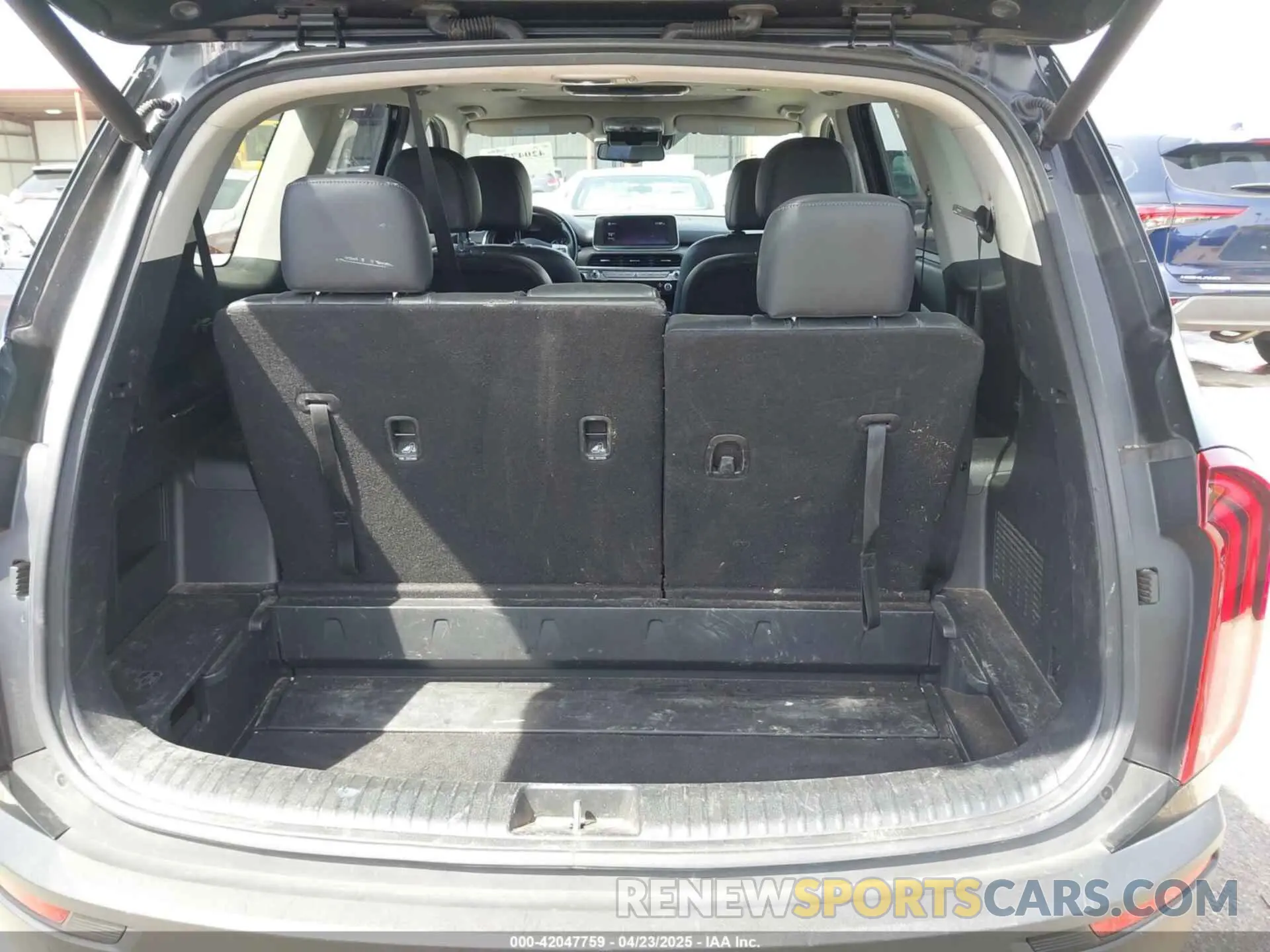 17 Photograph of a damaged car 5XYP3DHC9MG192207 KIA TELLURIDE 2021
