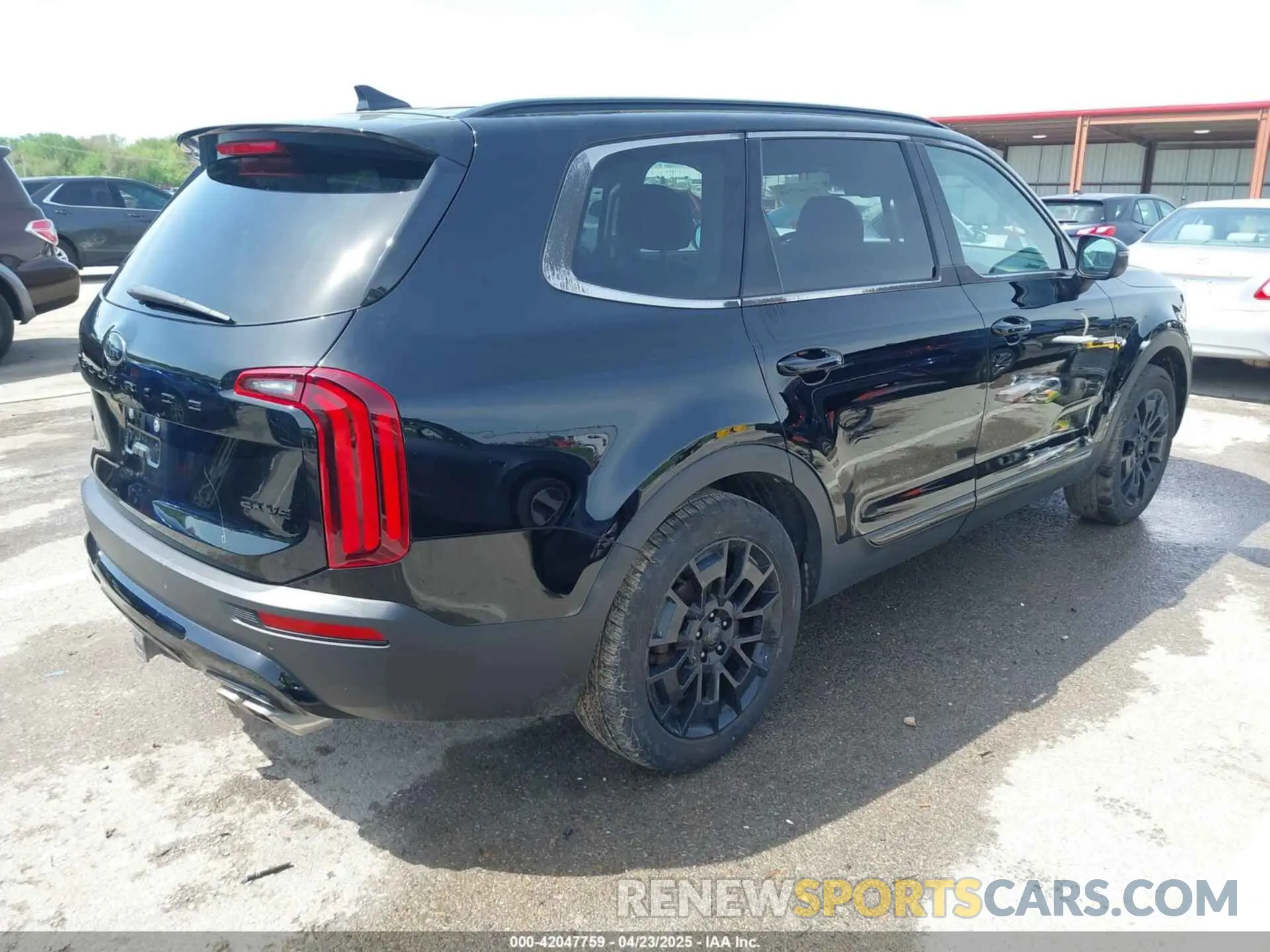 4 Photograph of a damaged car 5XYP3DHC9MG192207 KIA TELLURIDE 2021