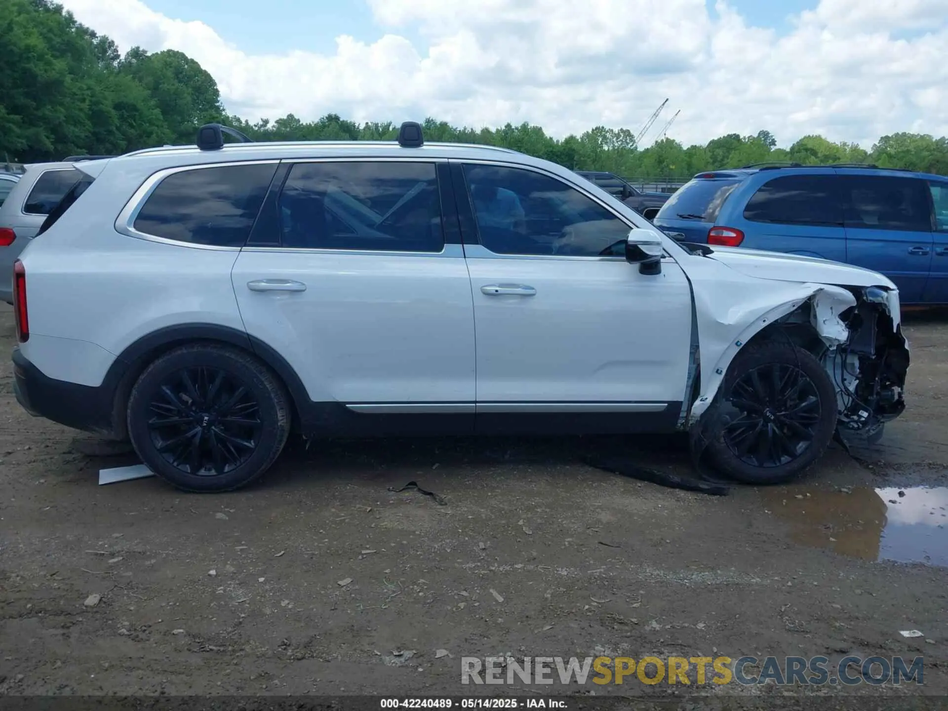 13 Photograph of a damaged car 5XYP54HC1MG153461 KIA TELLURIDE 2021