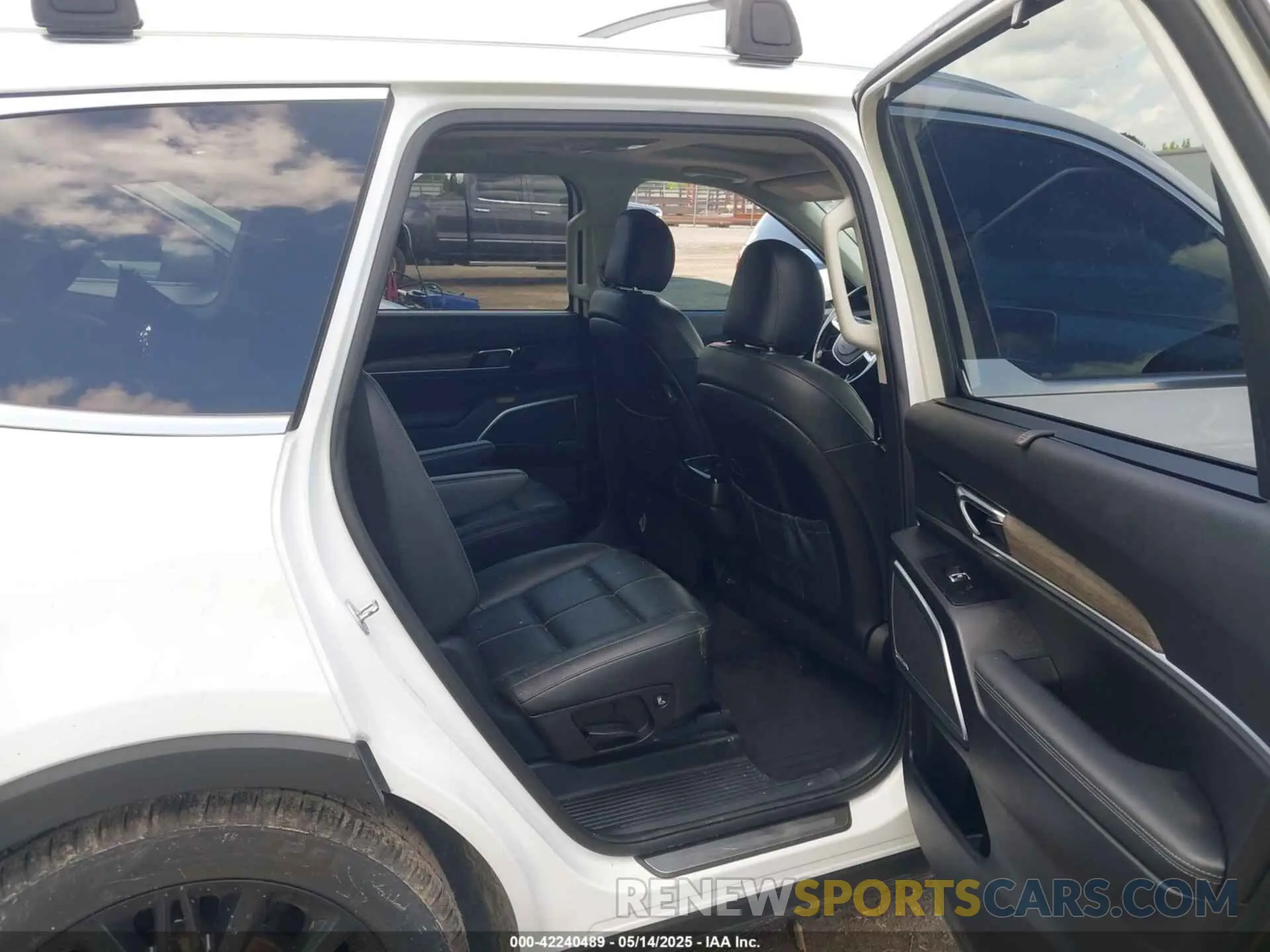8 Photograph of a damaged car 5XYP54HC1MG153461 KIA TELLURIDE 2021