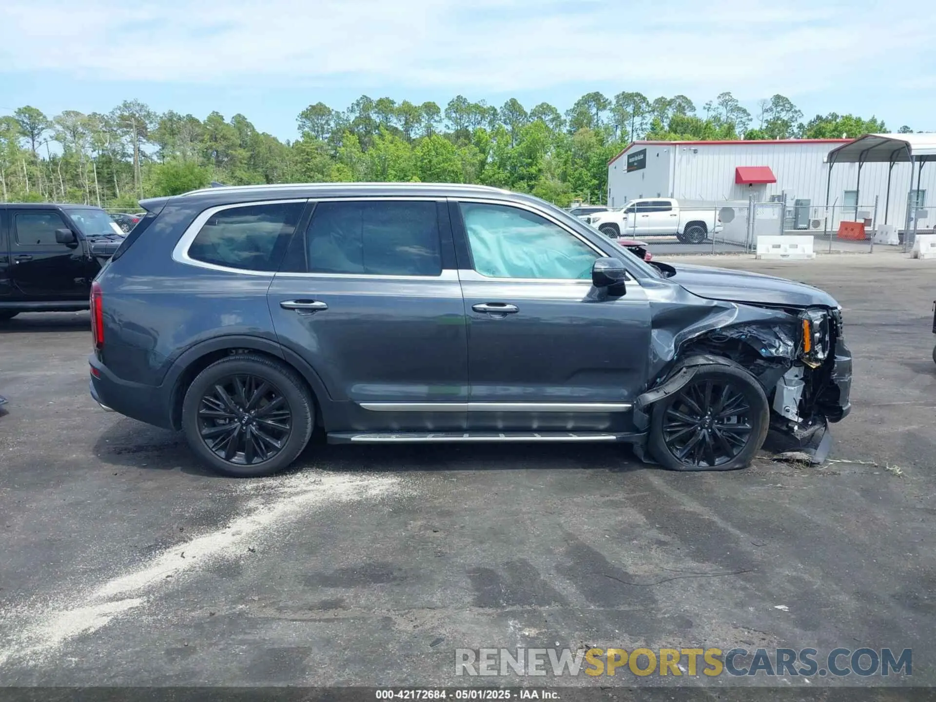 13 Photograph of a damaged car 5XYP54HC7MG130377 KIA TELLURIDE 2021