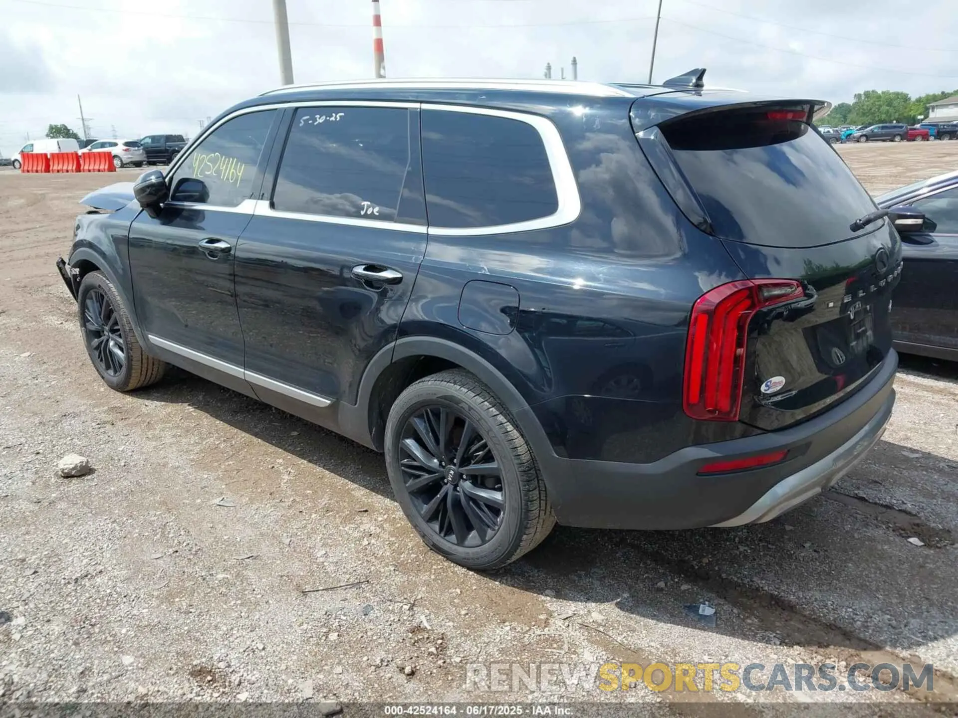 3 Photograph of a damaged car 5XYP54HC7MG157885 KIA TELLURIDE 2021