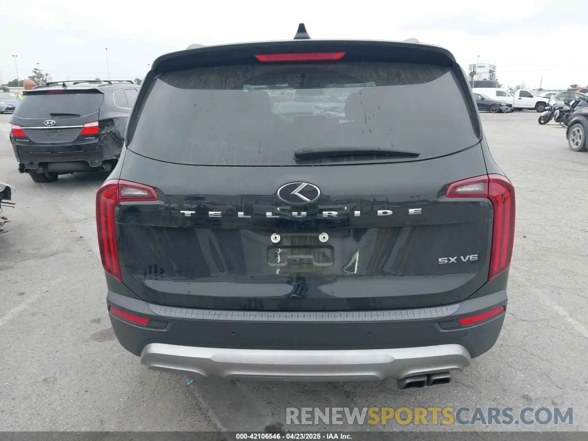 17 Photograph of a damaged car 5XYP54HC8MG127732 KIA TELLURIDE 2021