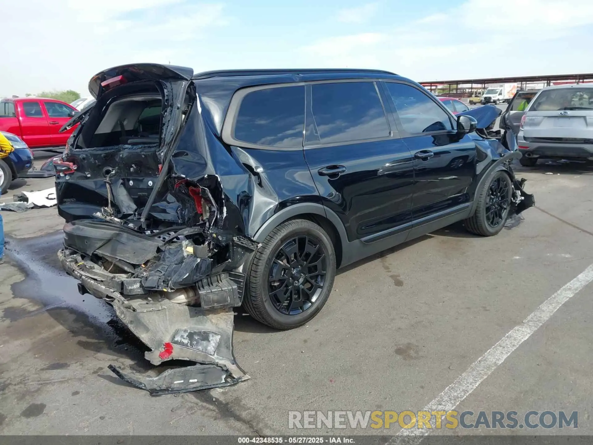 4 Photograph of a damaged car 5XYP5DHC1MG170972 KIA TELLURIDE 2021