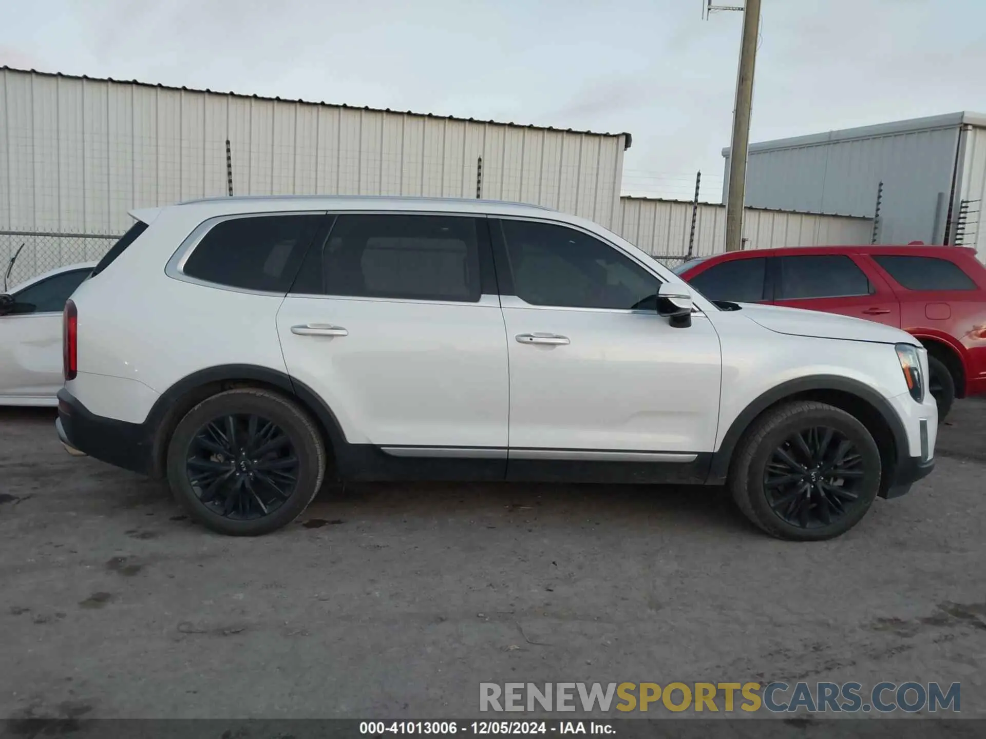 13 Photograph of a damaged car 5XYP5DHC2MG112353 KIA TELLURIDE 2021