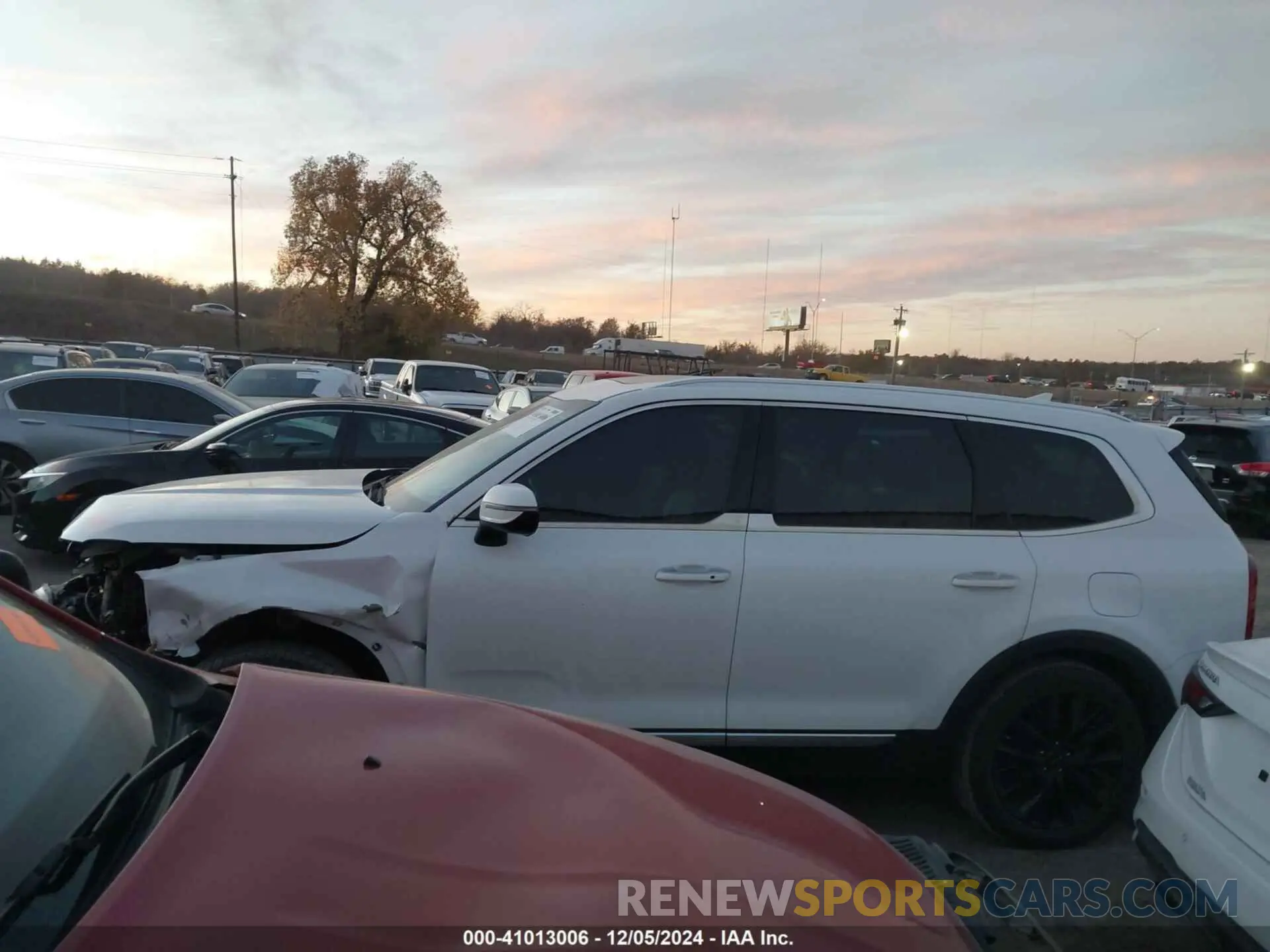 14 Photograph of a damaged car 5XYP5DHC2MG112353 KIA TELLURIDE 2021