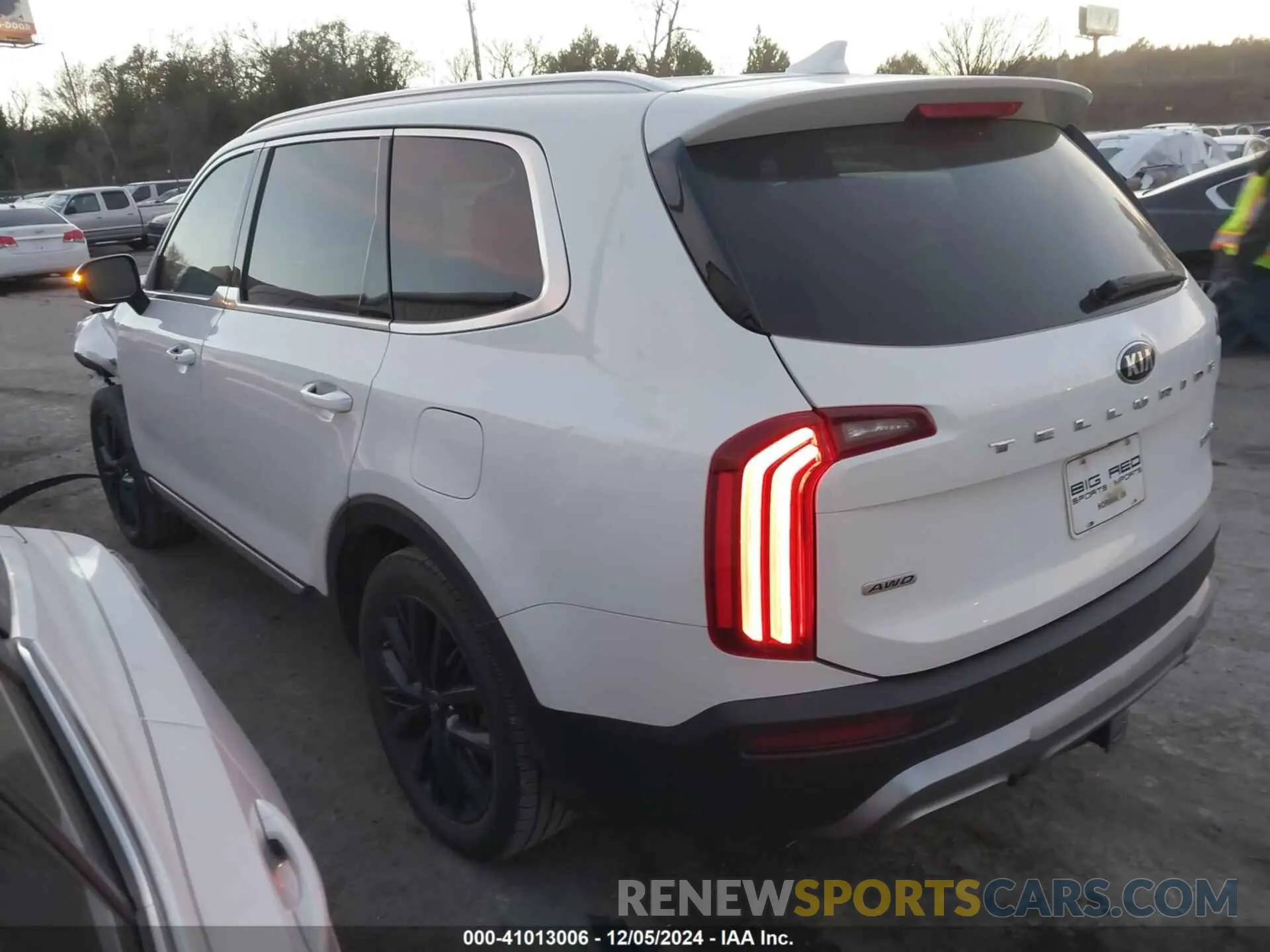 3 Photograph of a damaged car 5XYP5DHC2MG112353 KIA TELLURIDE 2021