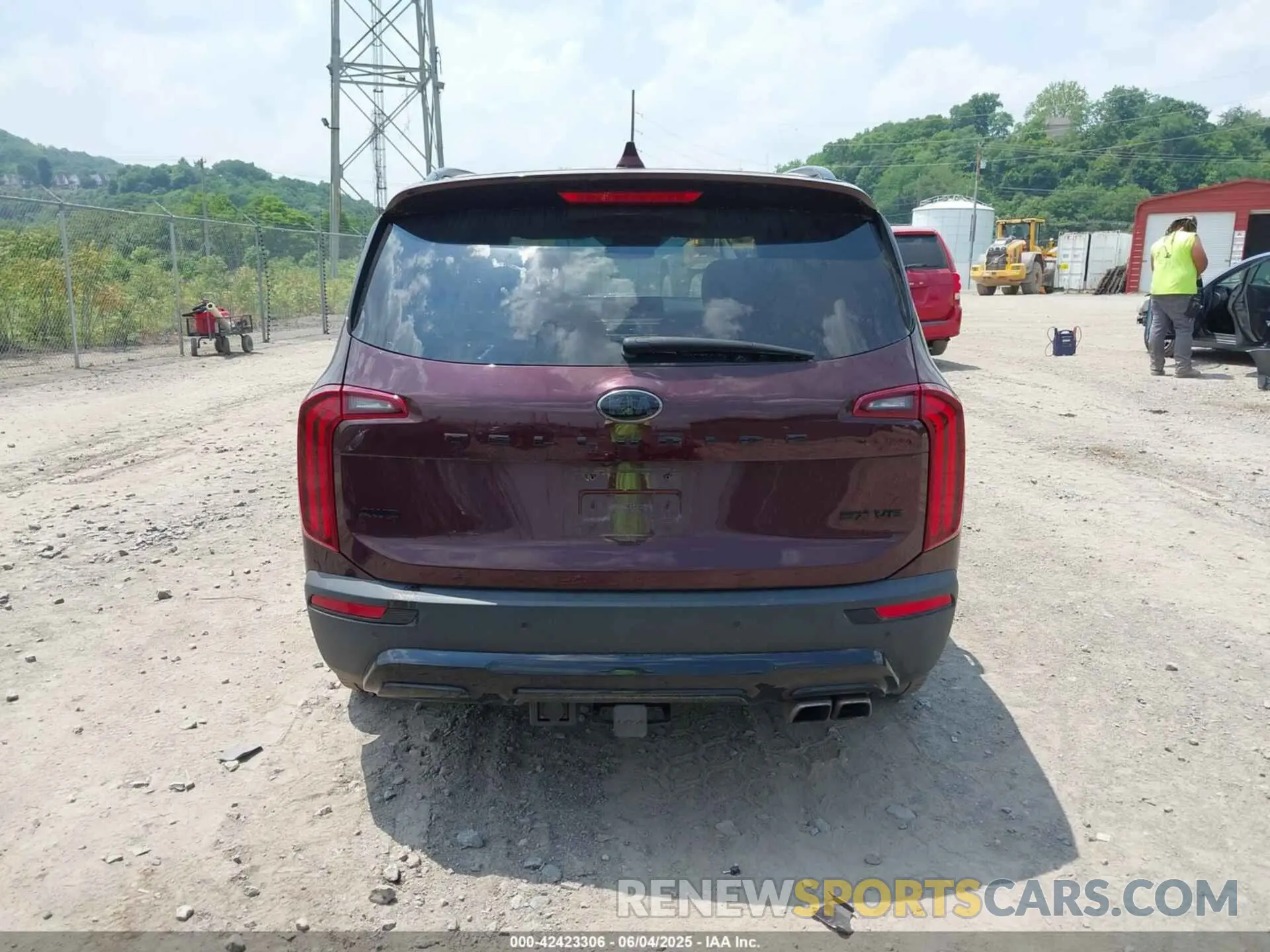 17 Photograph of a damaged car 5XYP5DHC2MG148477 KIA TELLURIDE 2021