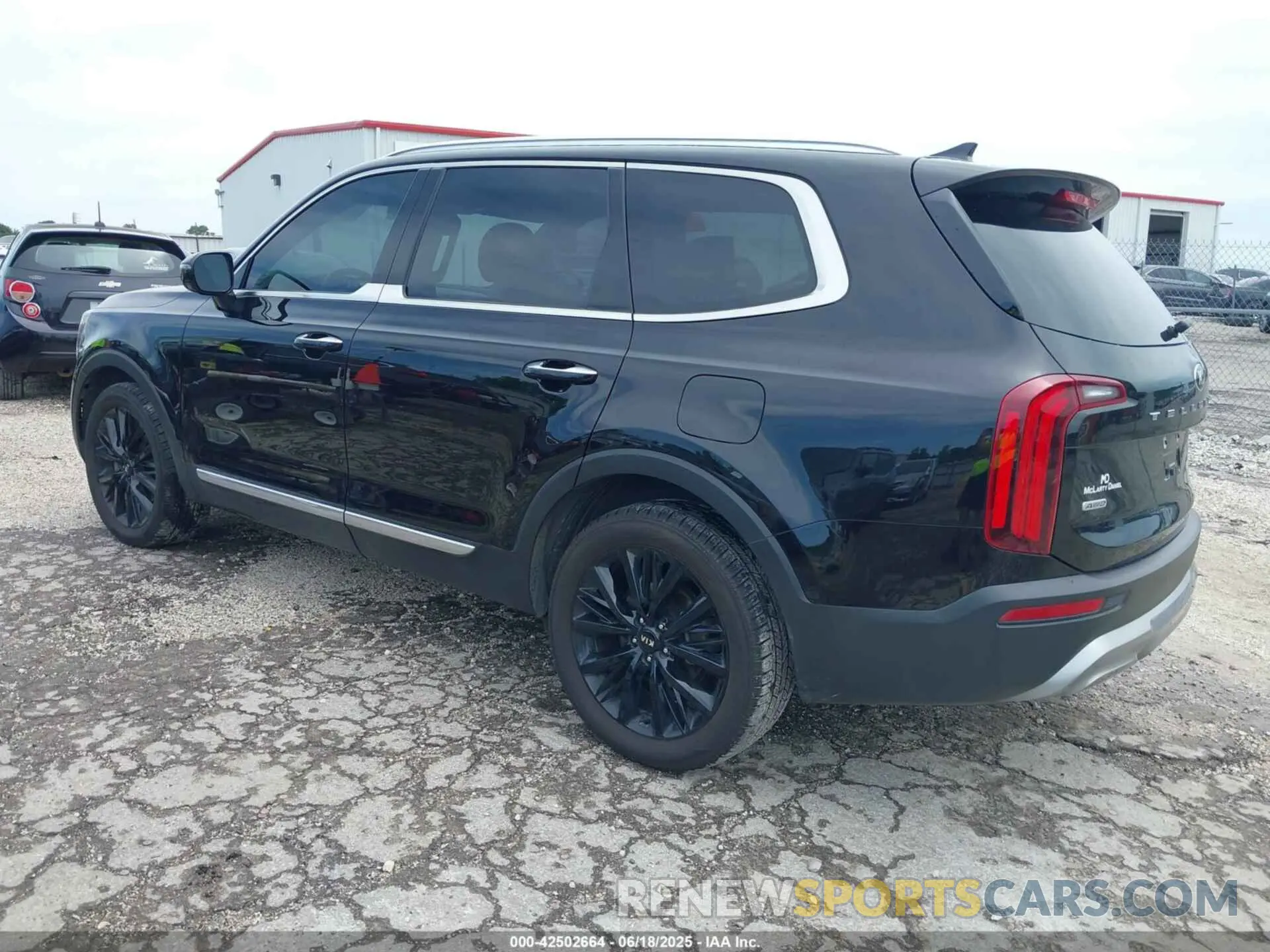 3 Photograph of a damaged car 5XYP5DHC4MG103556 KIA TELLURIDE 2021